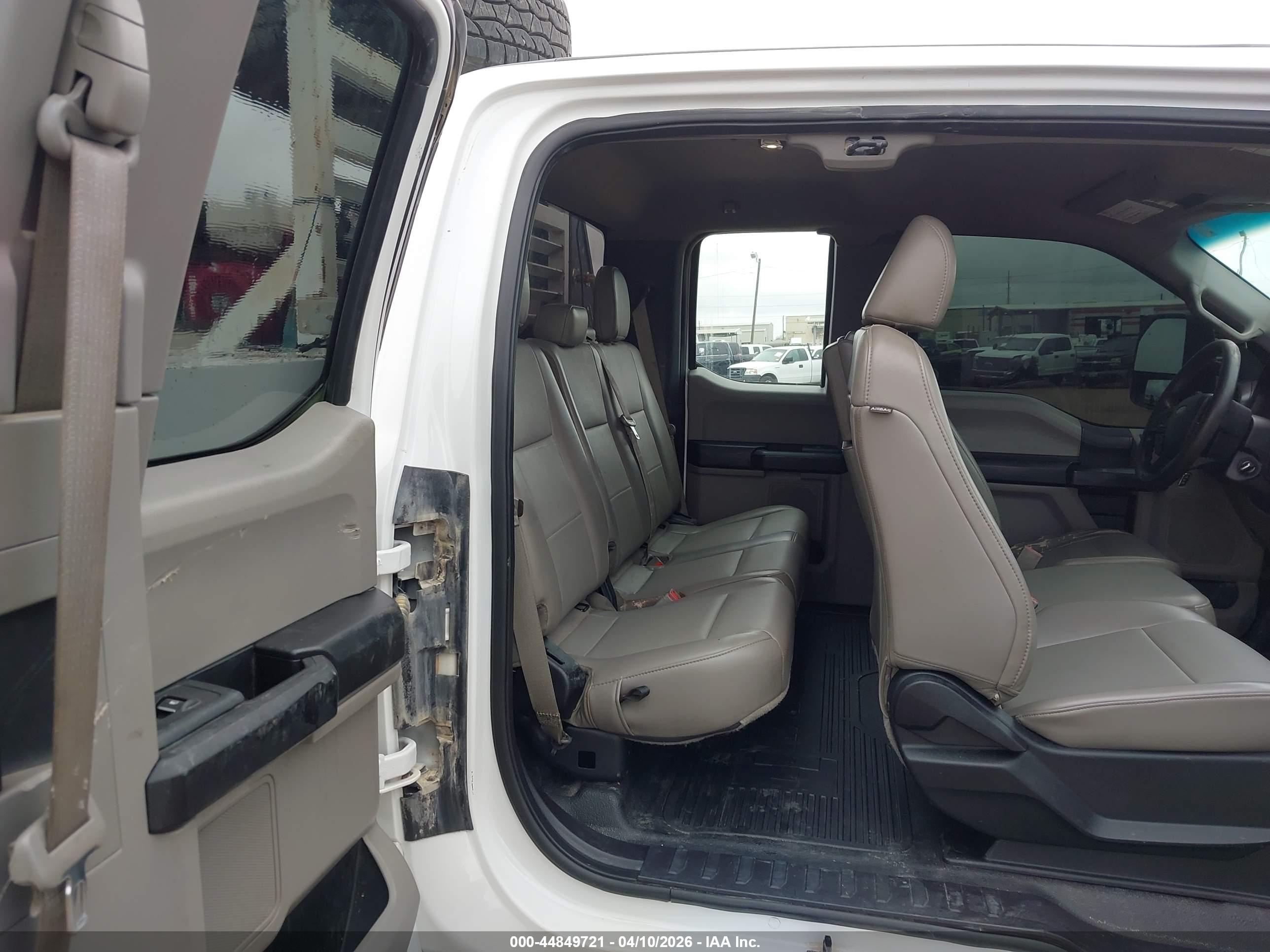 FORD F-350 image 8