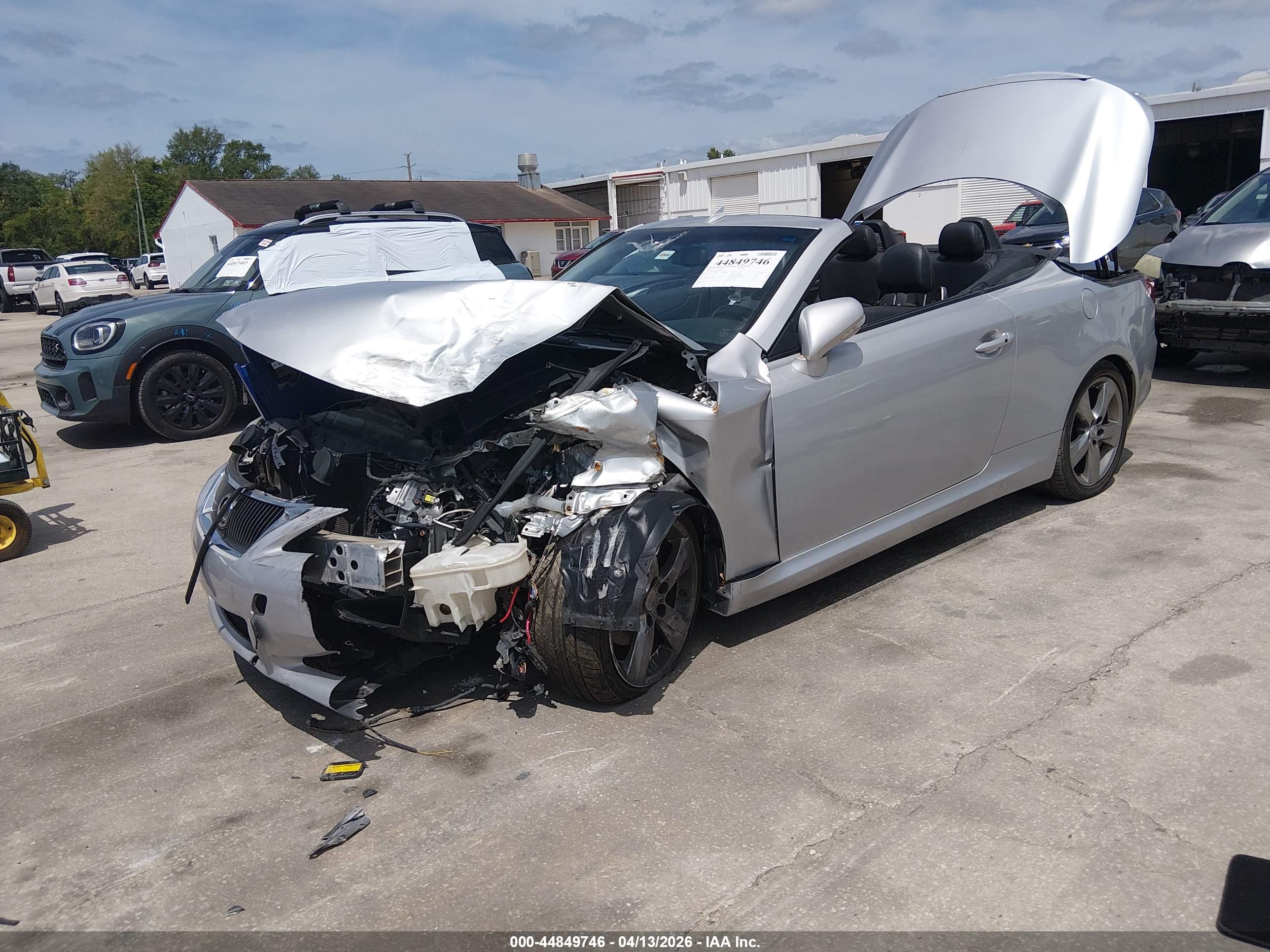 LEXUS IS image 2
