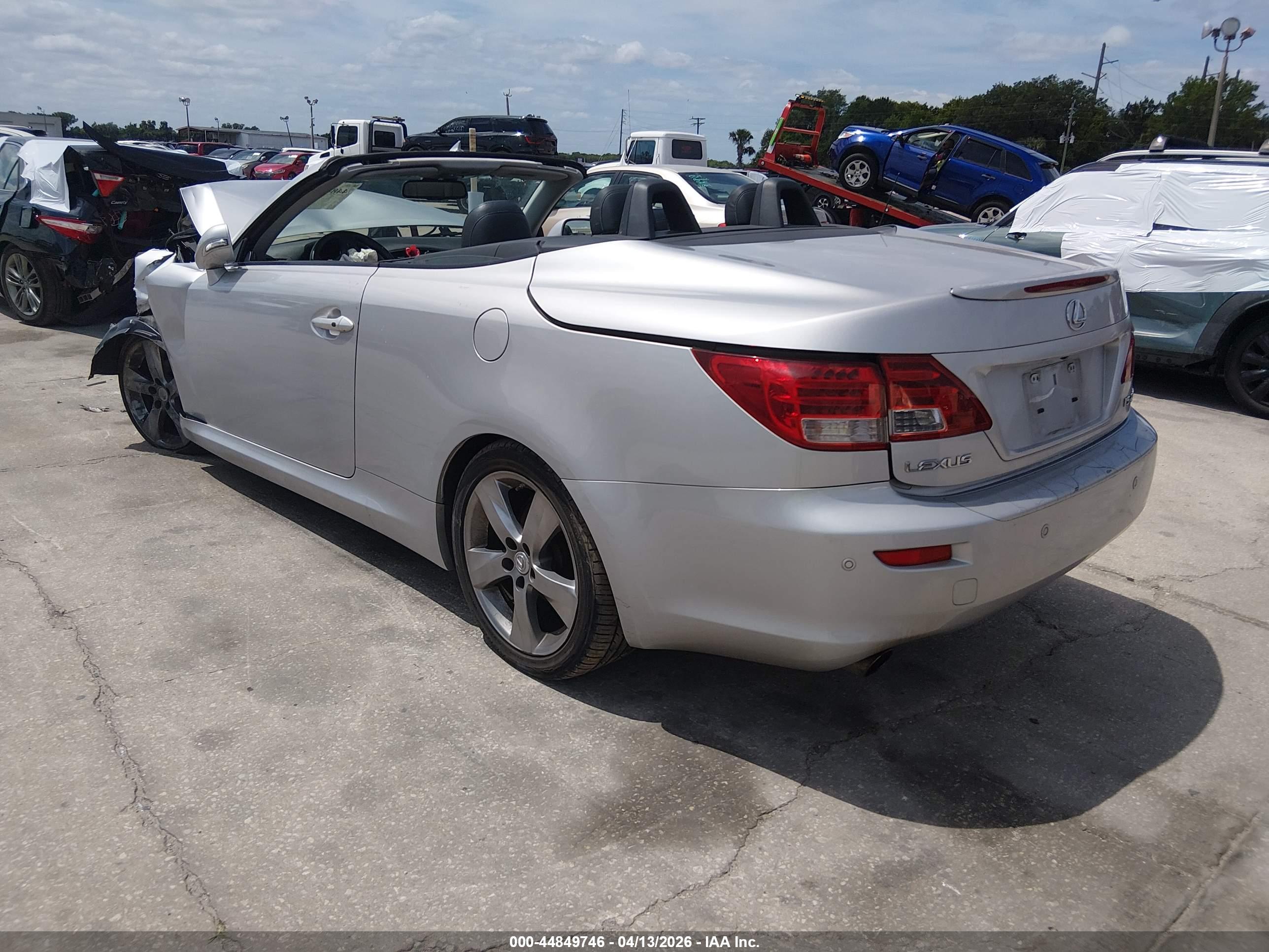 LEXUS IS image 3
