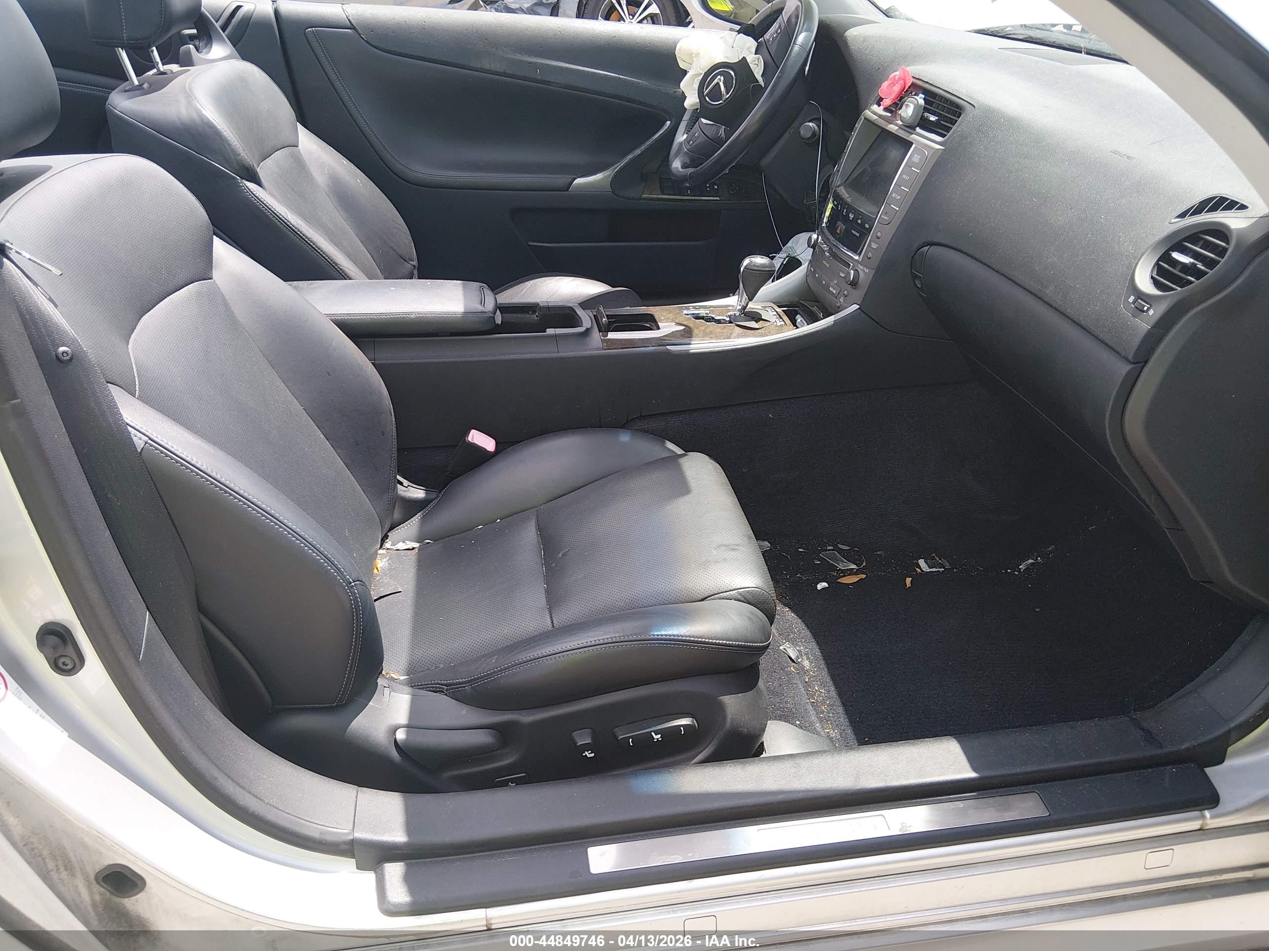 LEXUS IS image 5