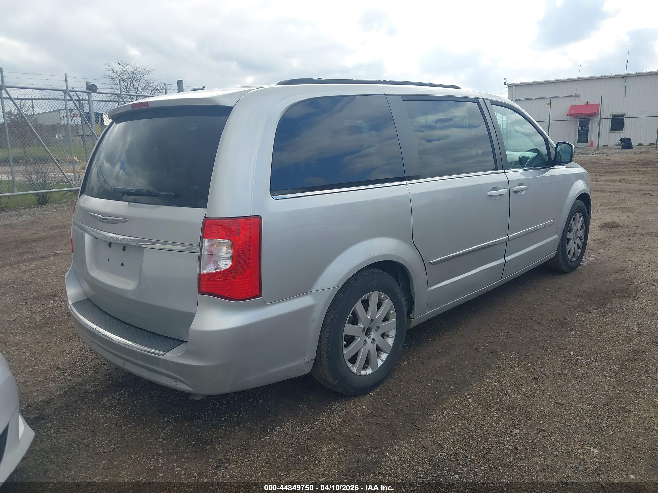 CHRYSLER TOWN image 4