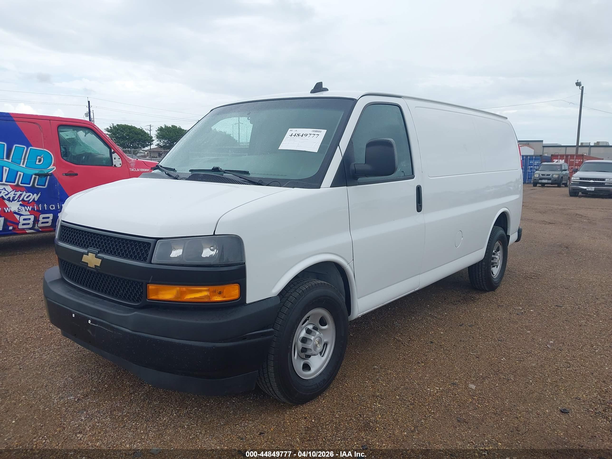 CHEVROLET EXPRESS image 2