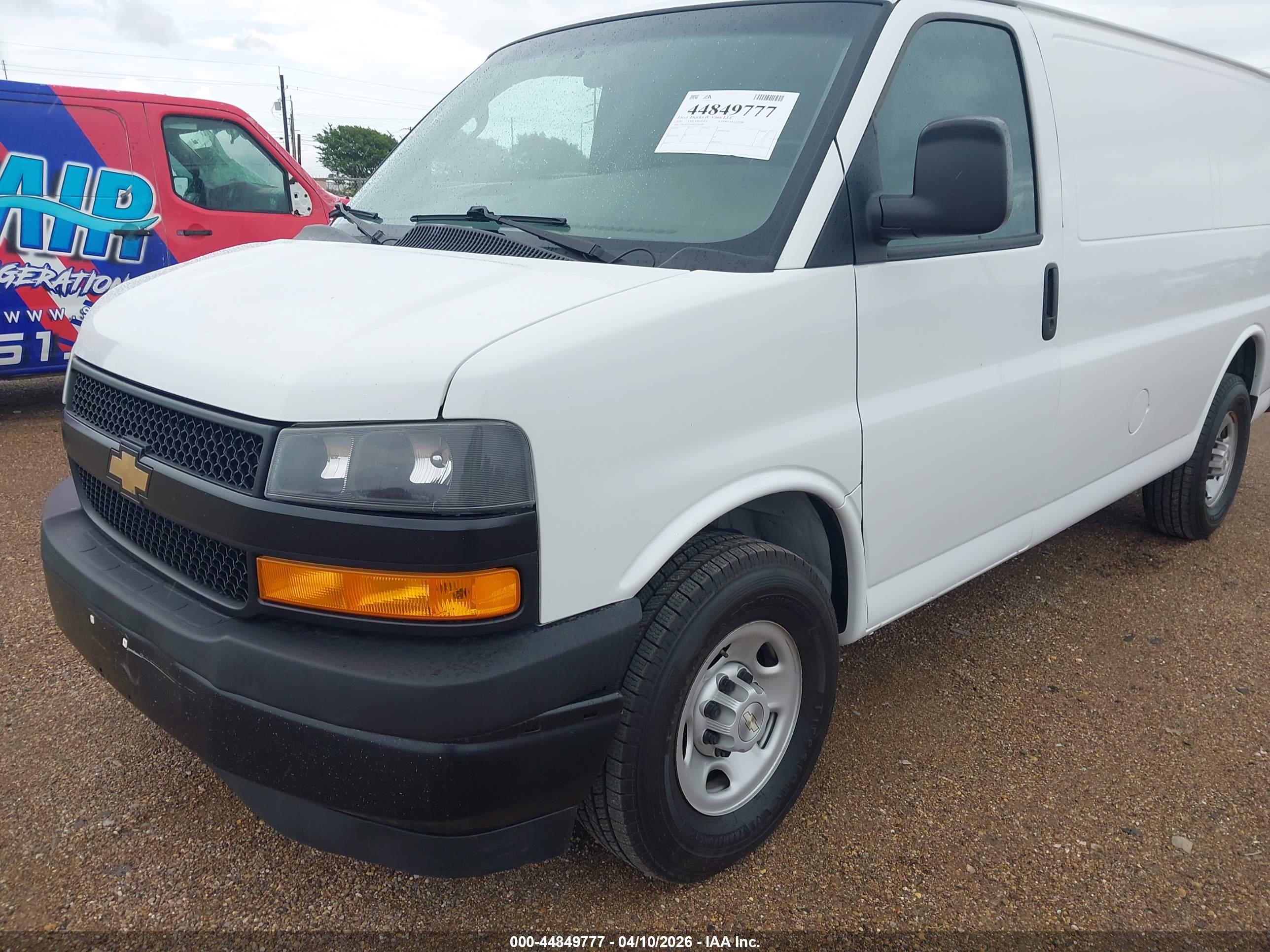 CHEVROLET EXPRESS image 6