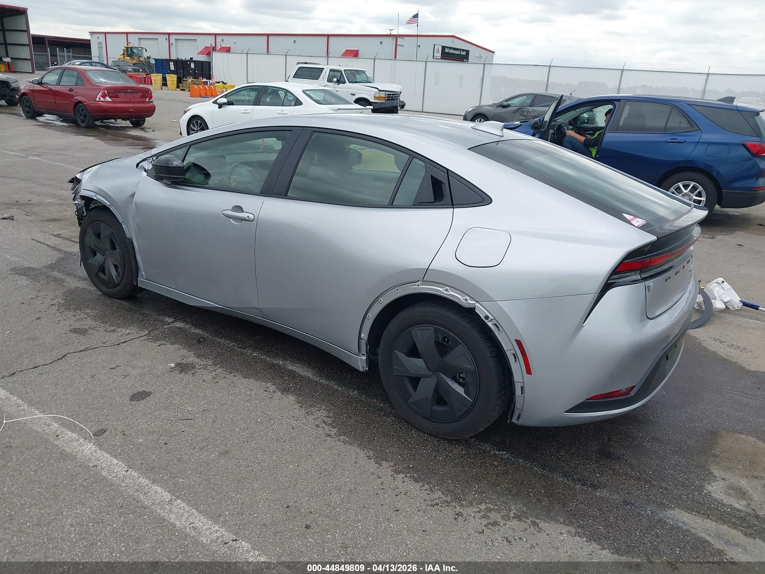 TOYOTA PRIUS image 3
