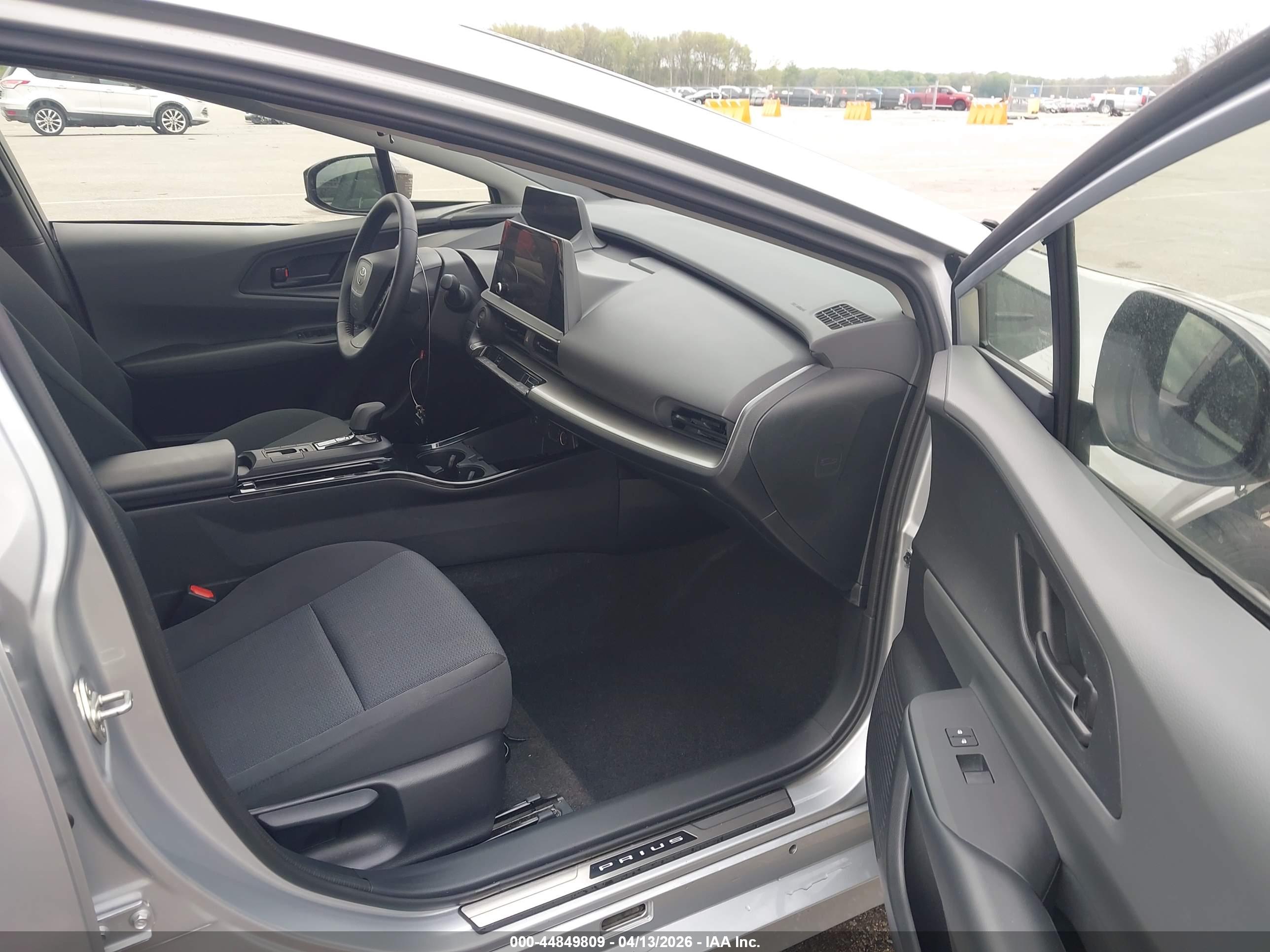 TOYOTA PRIUS image 5
