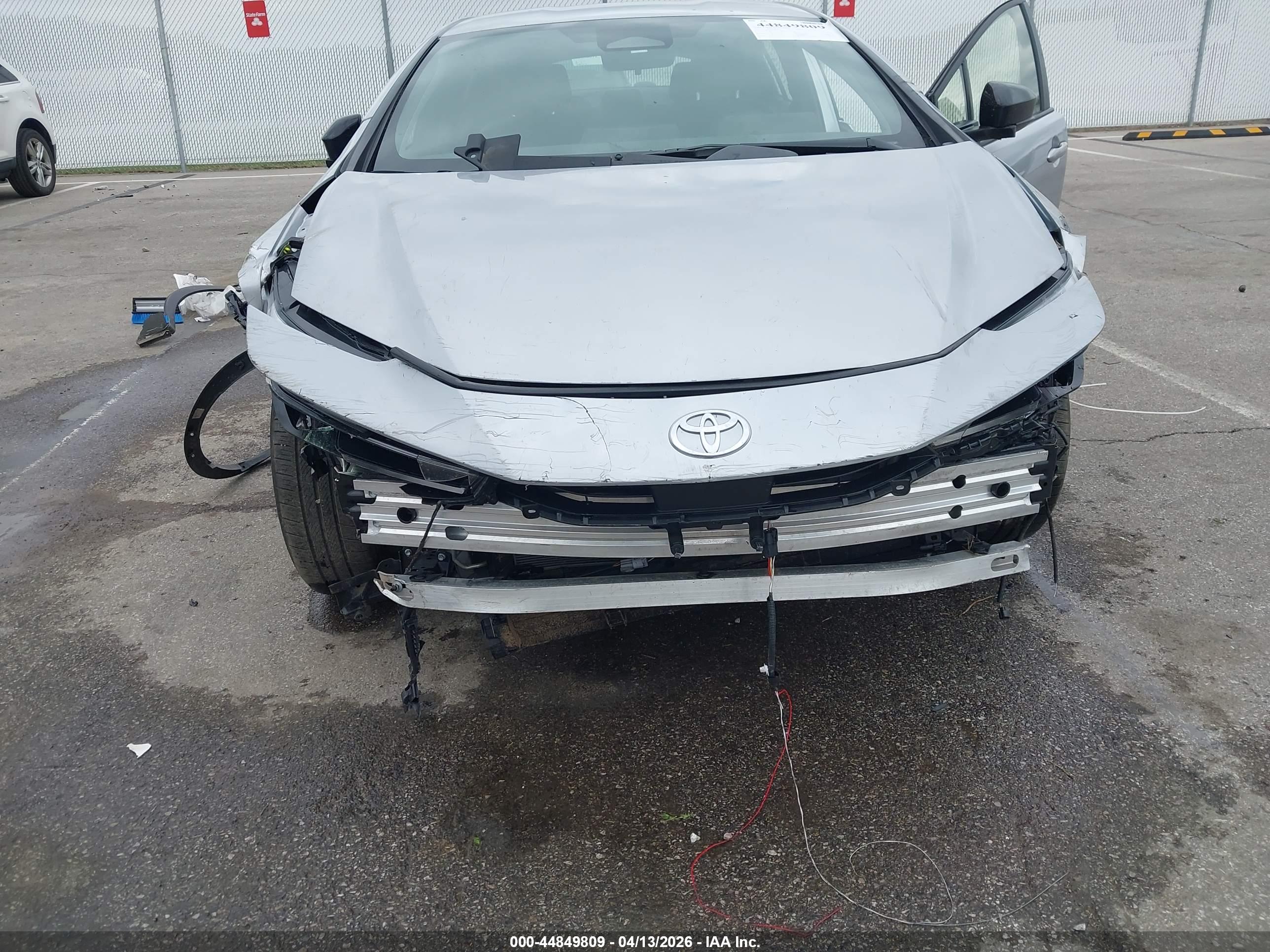 TOYOTA PRIUS image 6