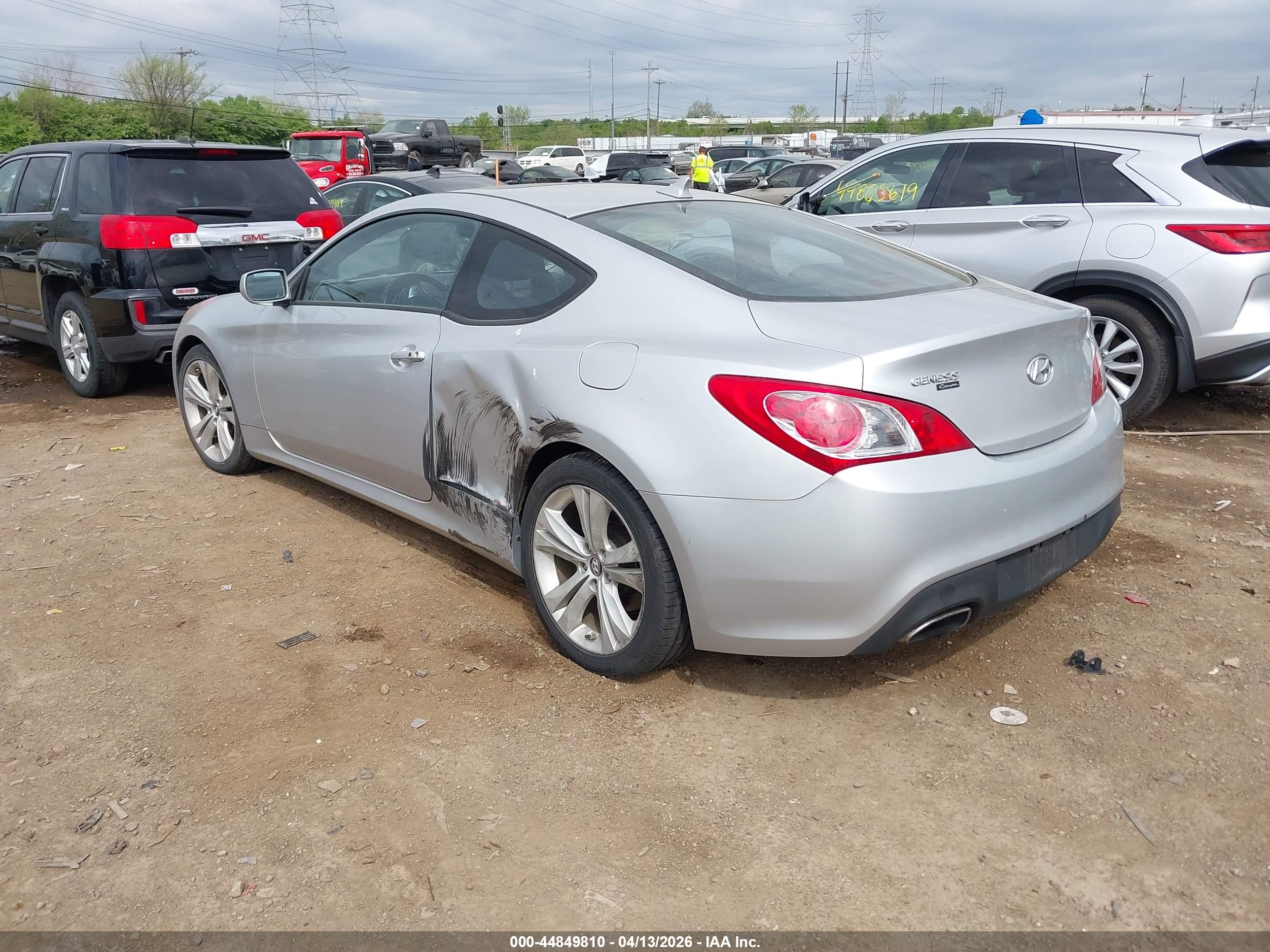HYUNDAI GENESIS image 3