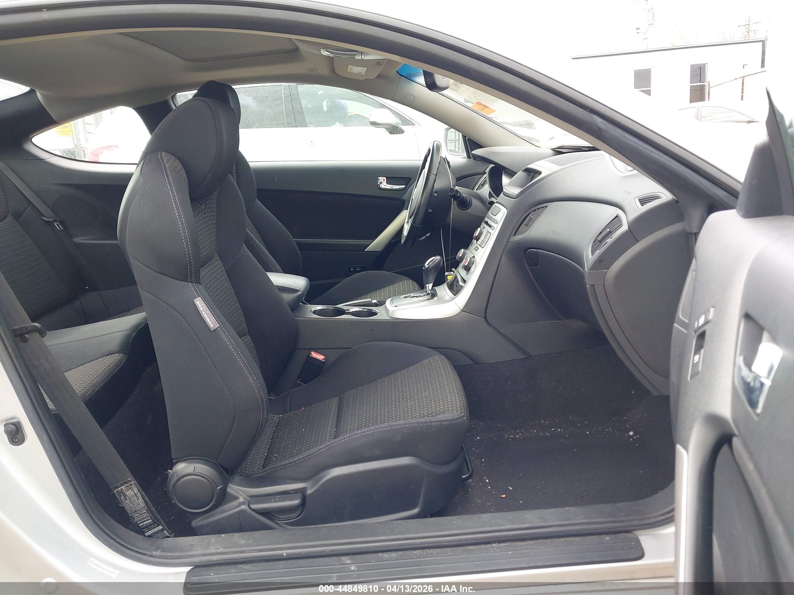 HYUNDAI GENESIS image 5