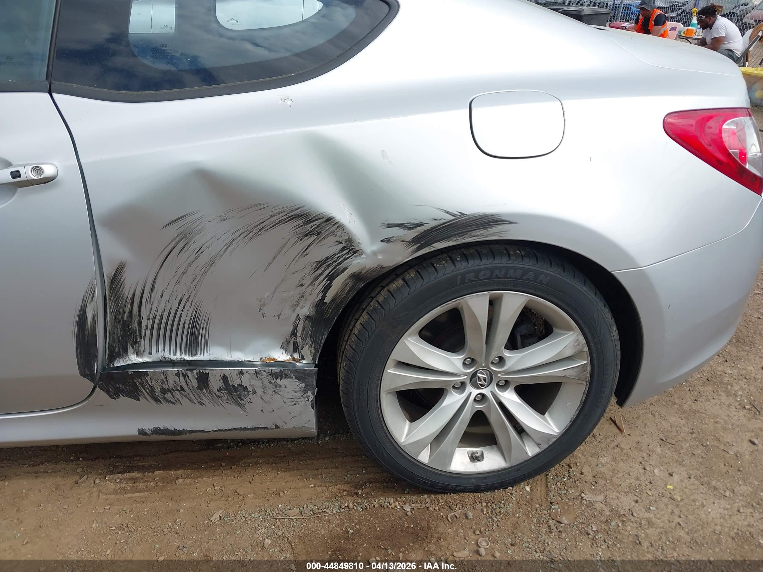 HYUNDAI GENESIS image 6