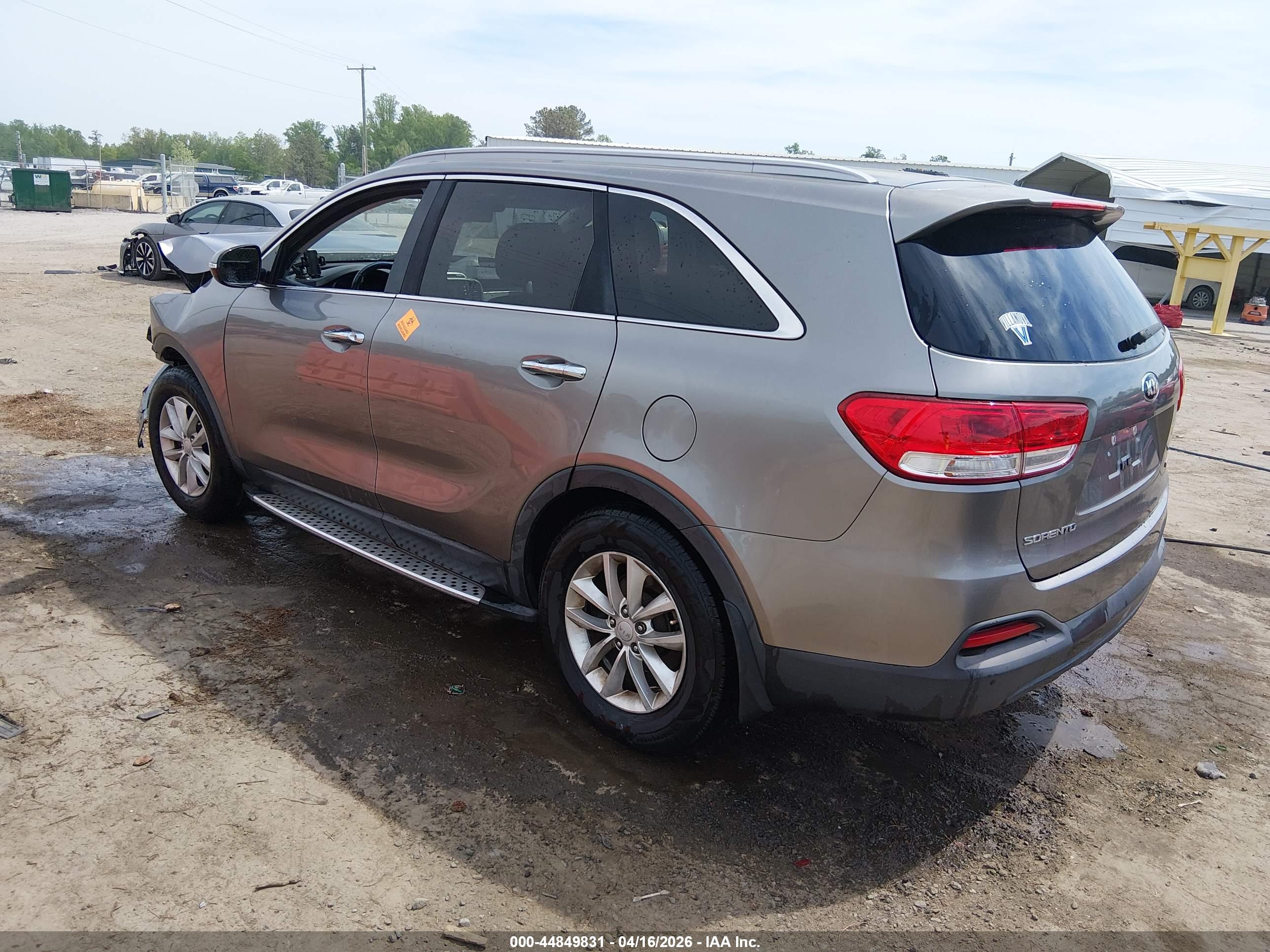 KIA SORENTO image 3