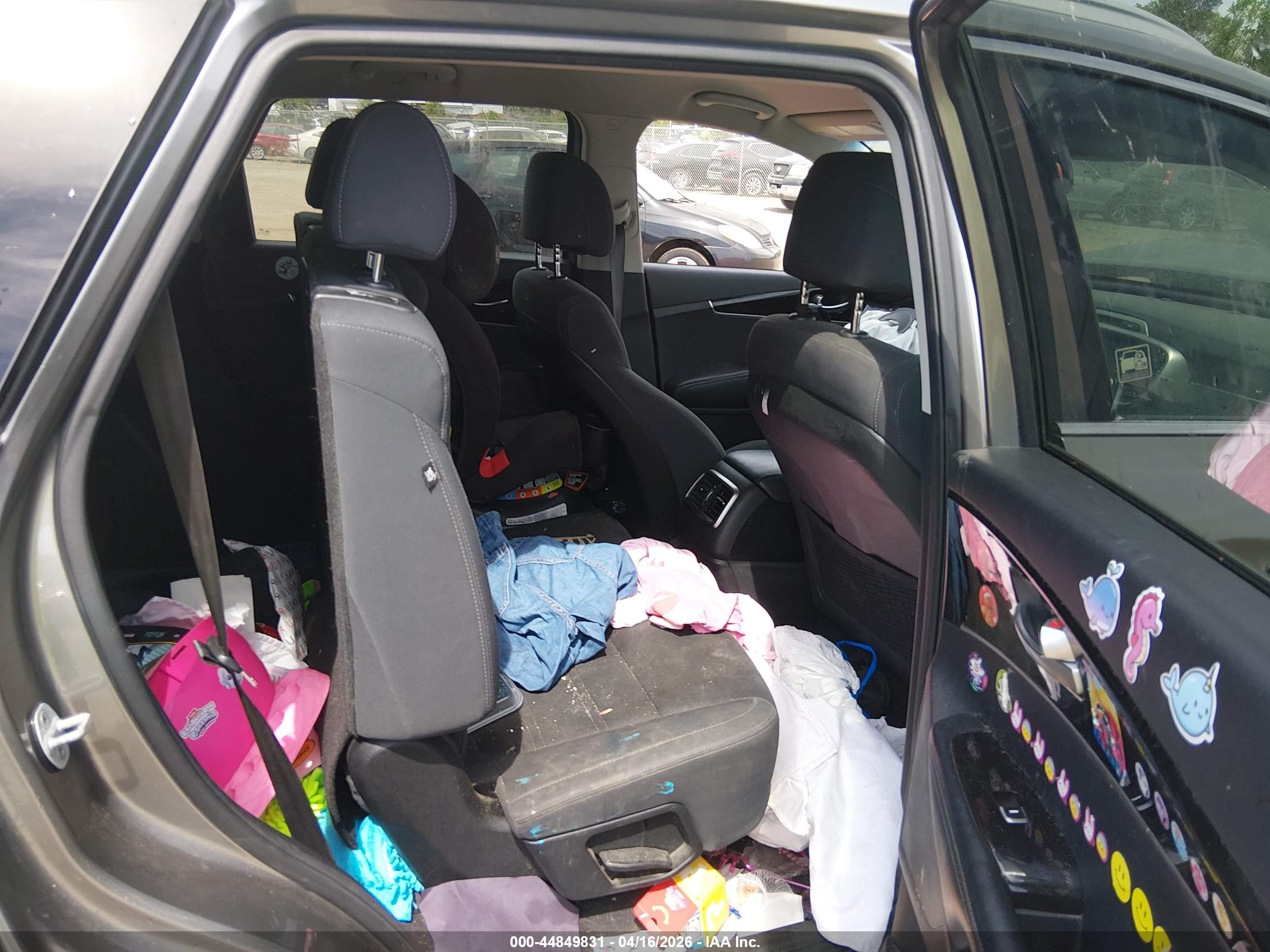 KIA SORENTO image 8