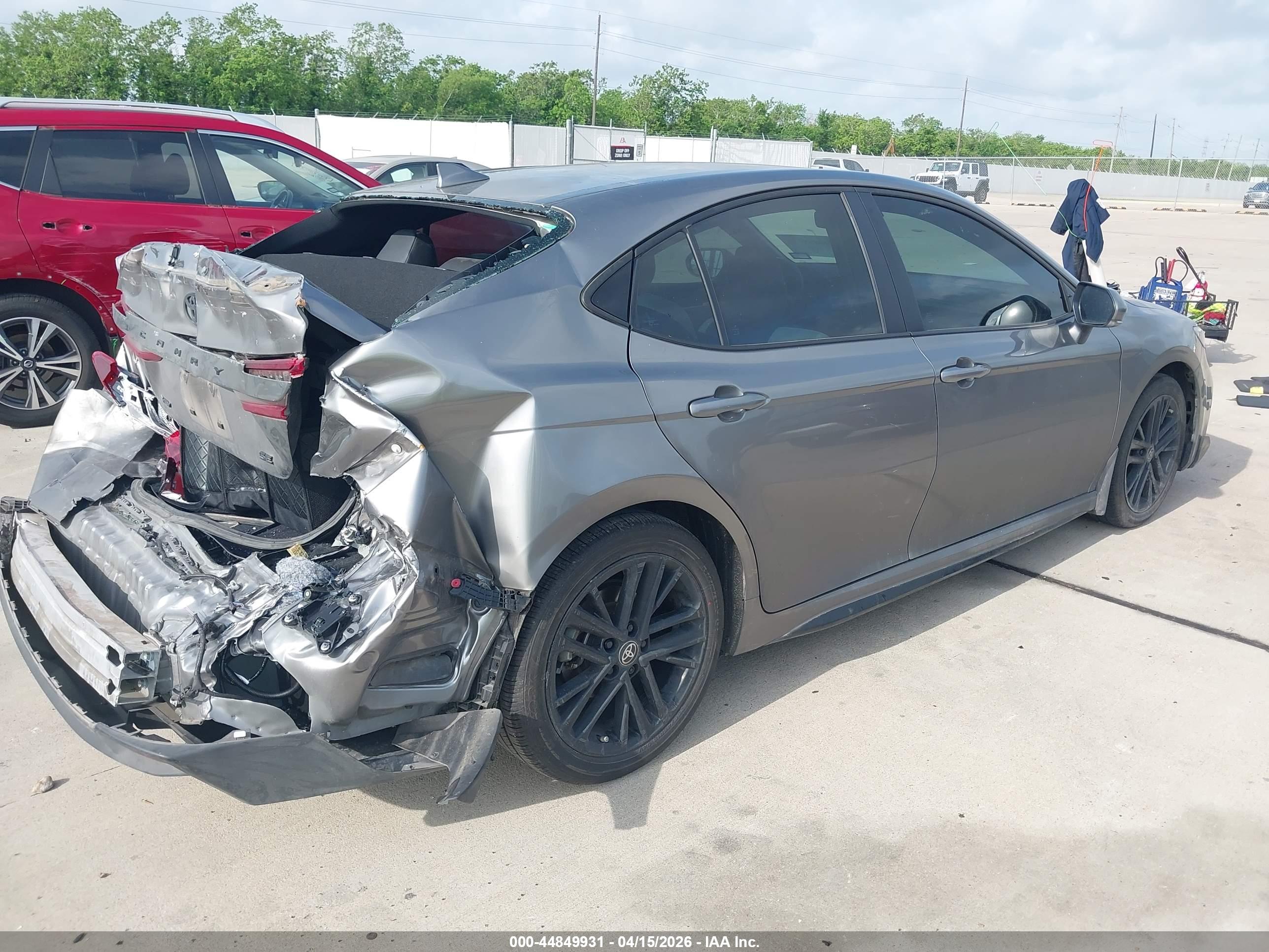 TOYOTA CAMRY image 4