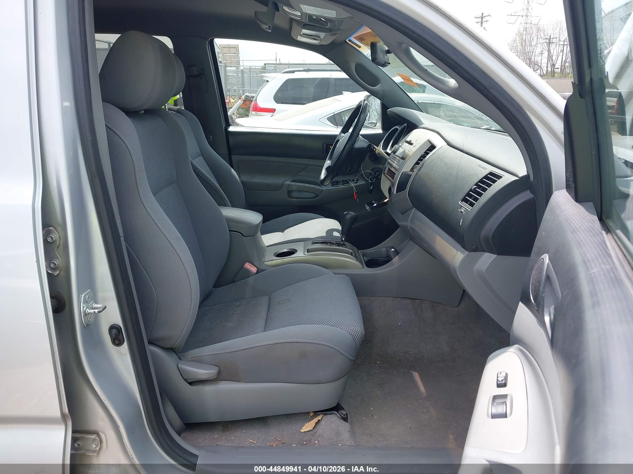 TOYOTA TACOMA image 5