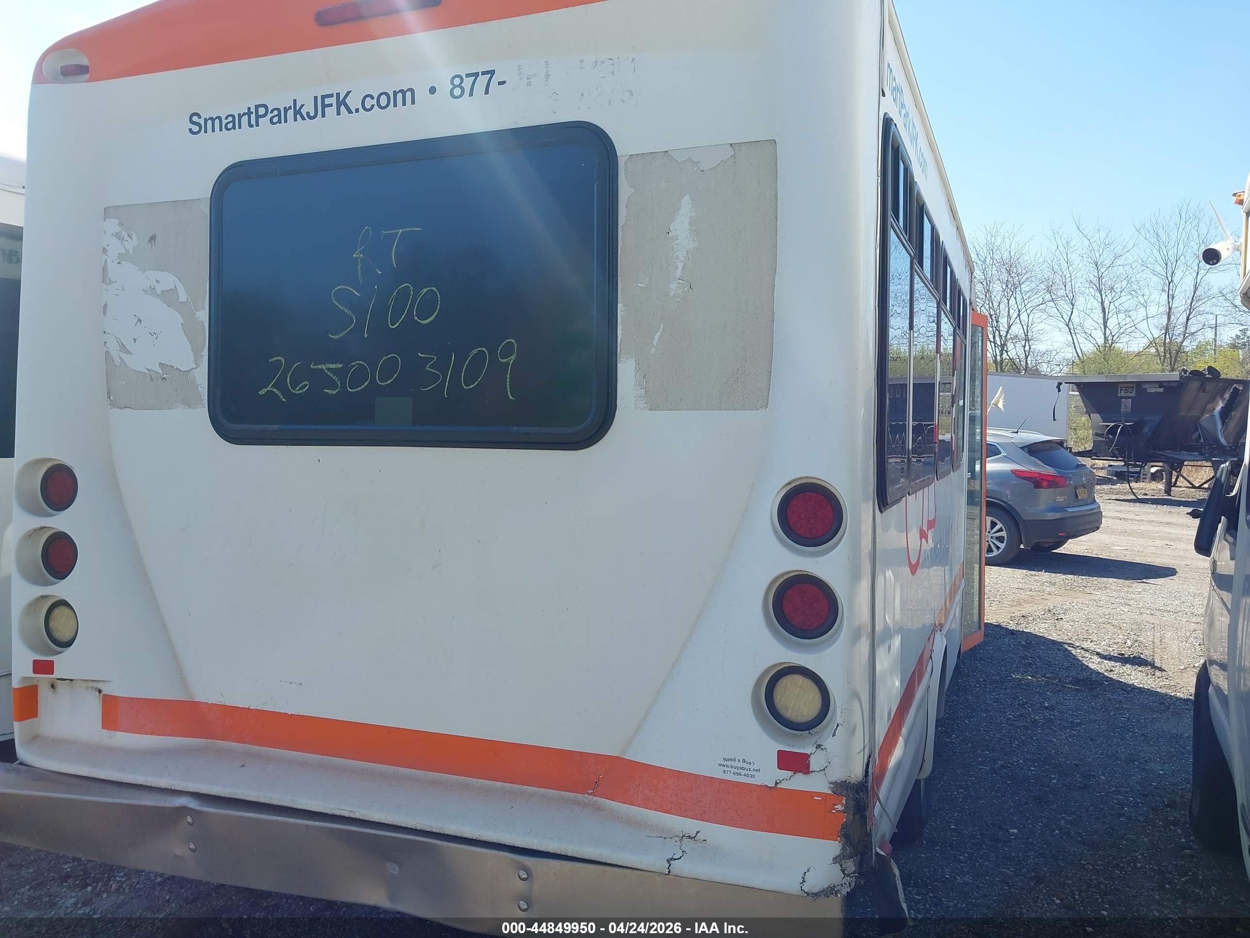 FORD E-350 image 4