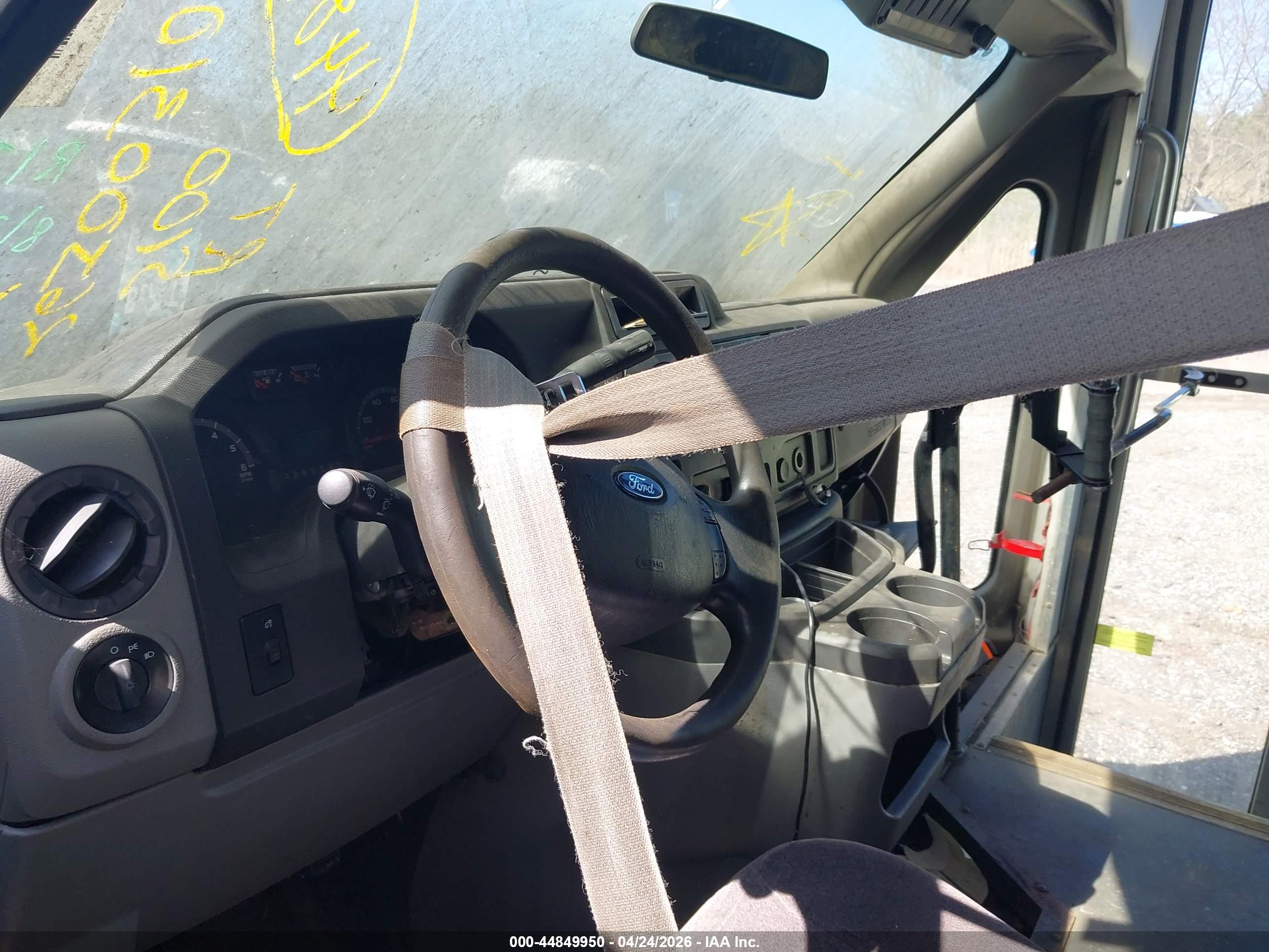 FORD E-350 image 7