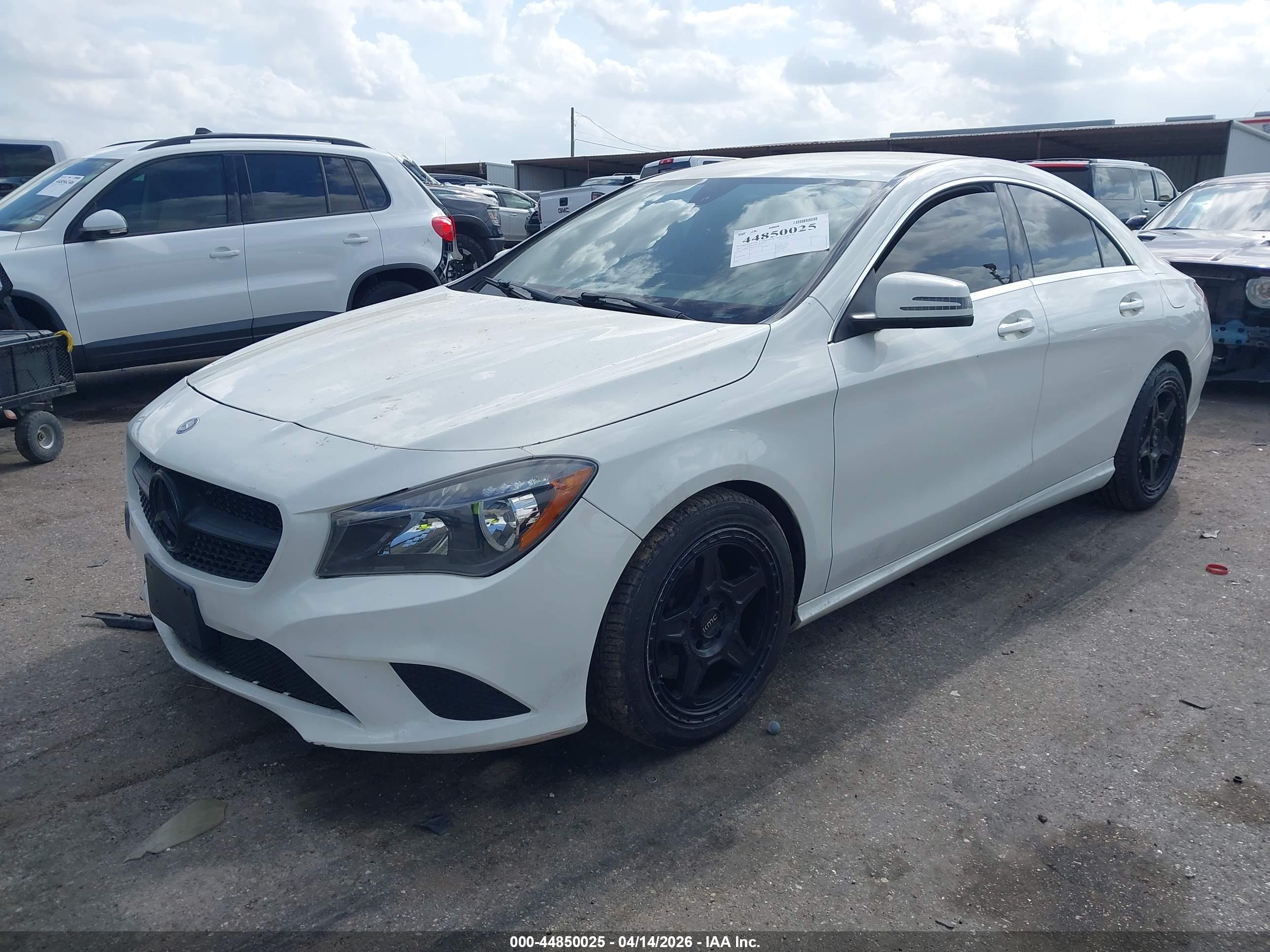 MERCEDES-BENZ CLA image 2