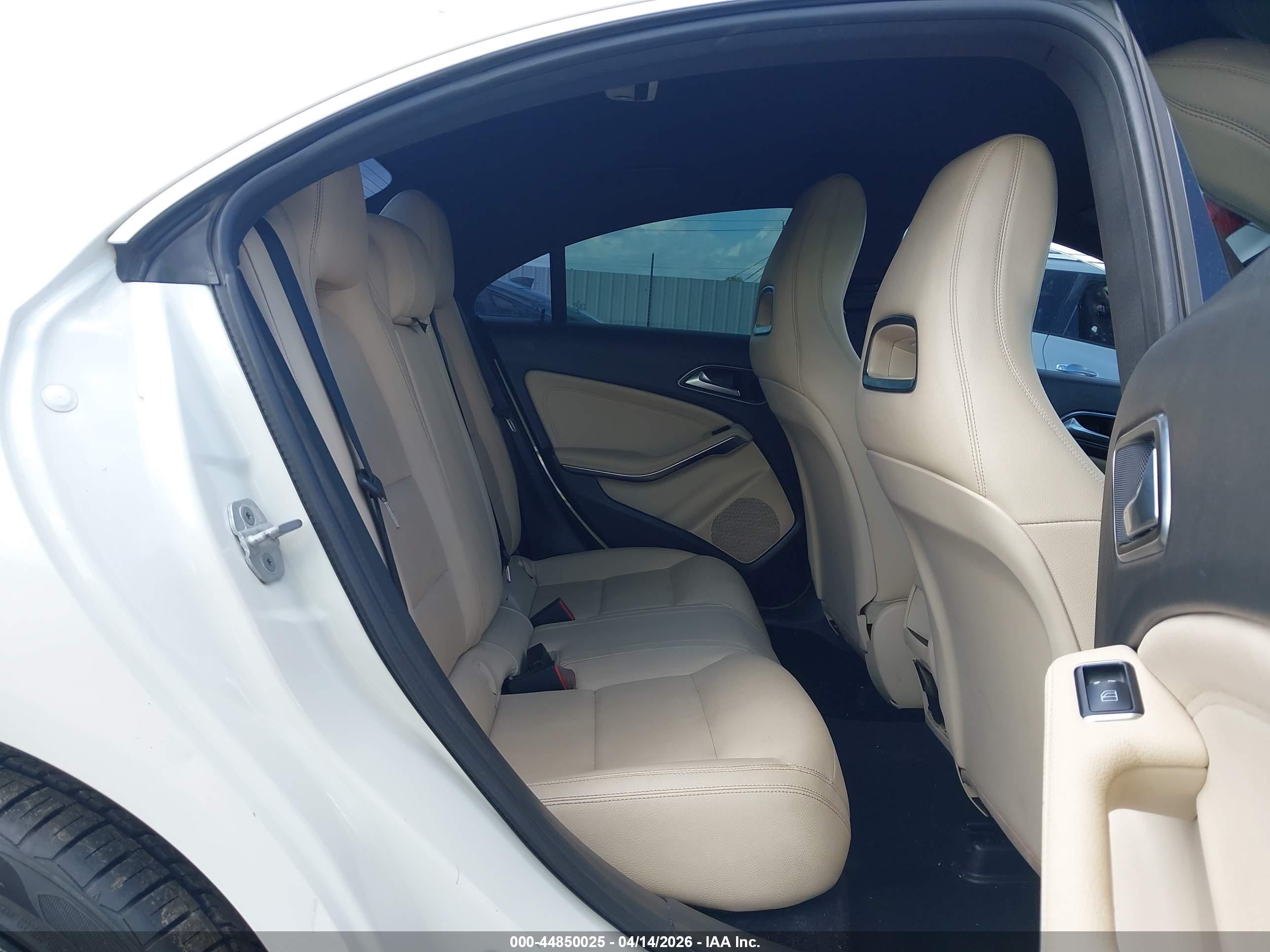 MERCEDES-BENZ CLA image 8
