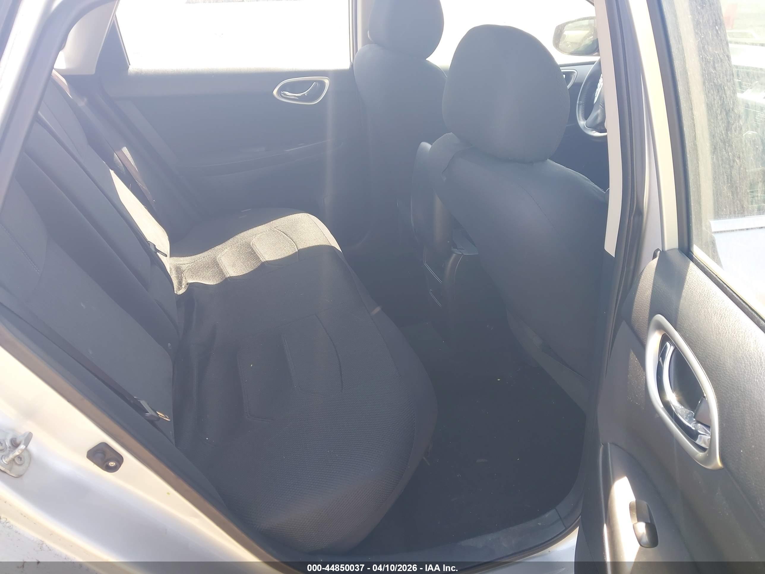 NISSAN SENTRA image 8