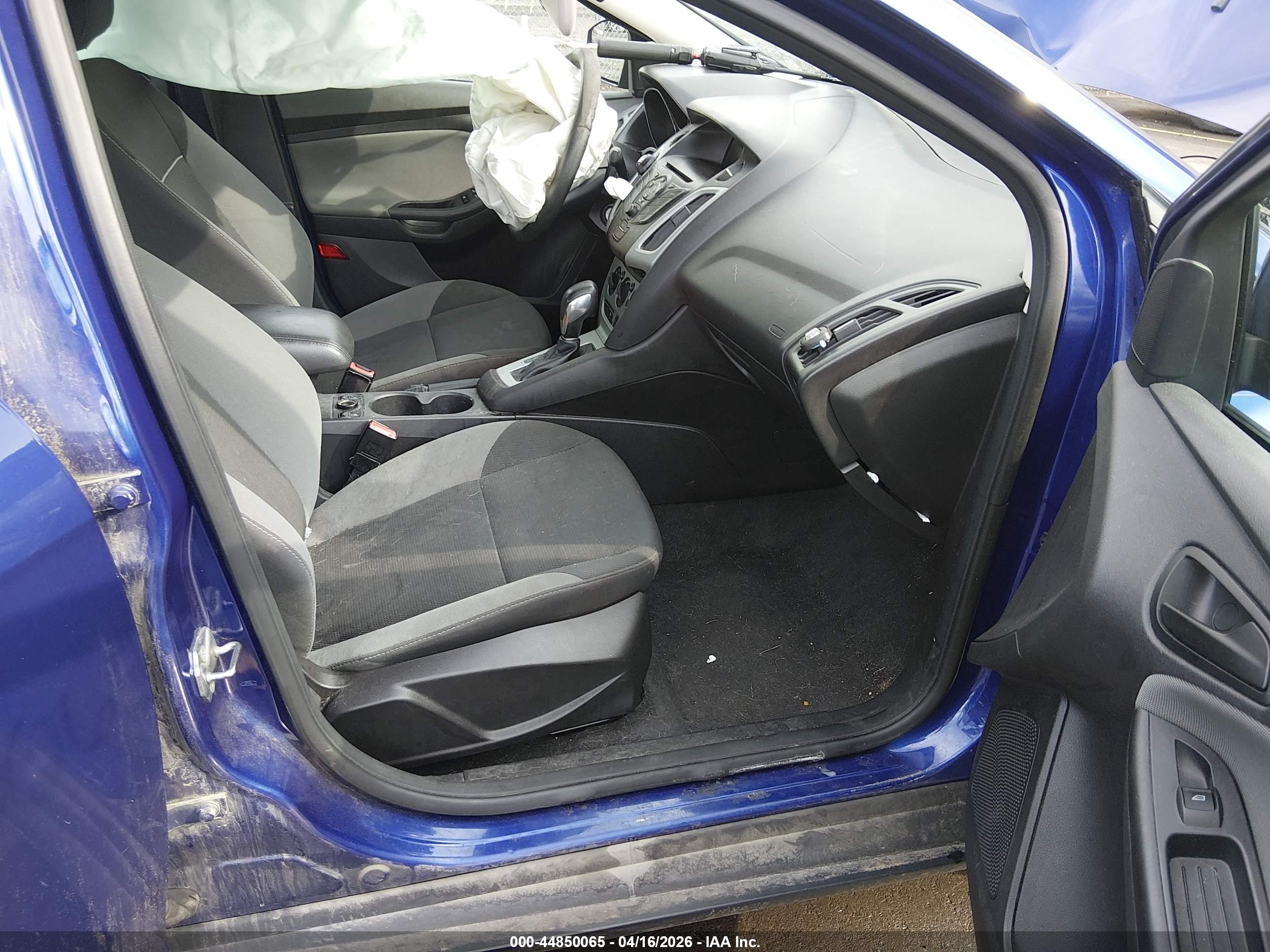 FORD FOCUS image 5