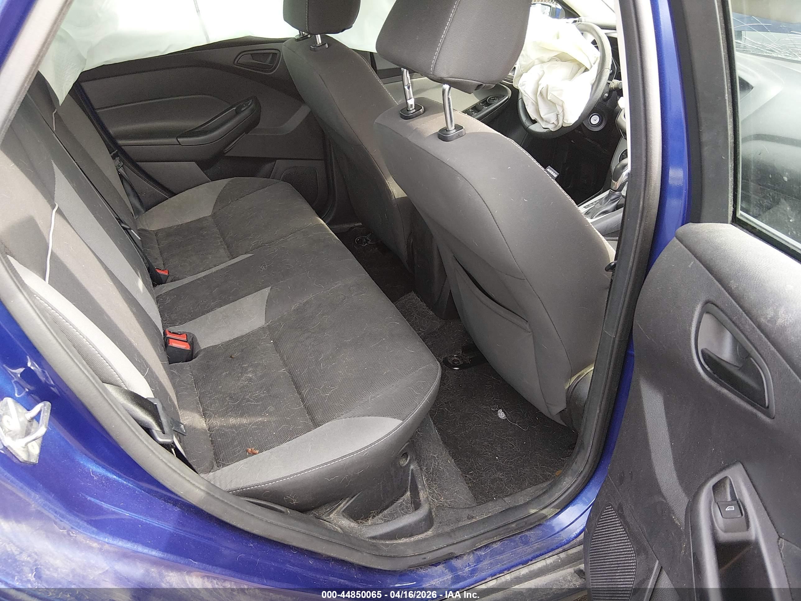 FORD FOCUS image 8