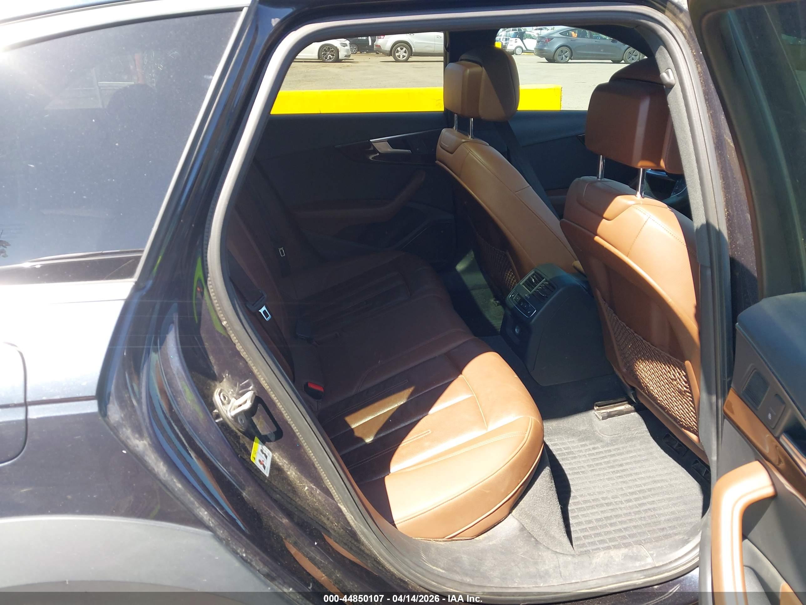 AUDI A4 image 8