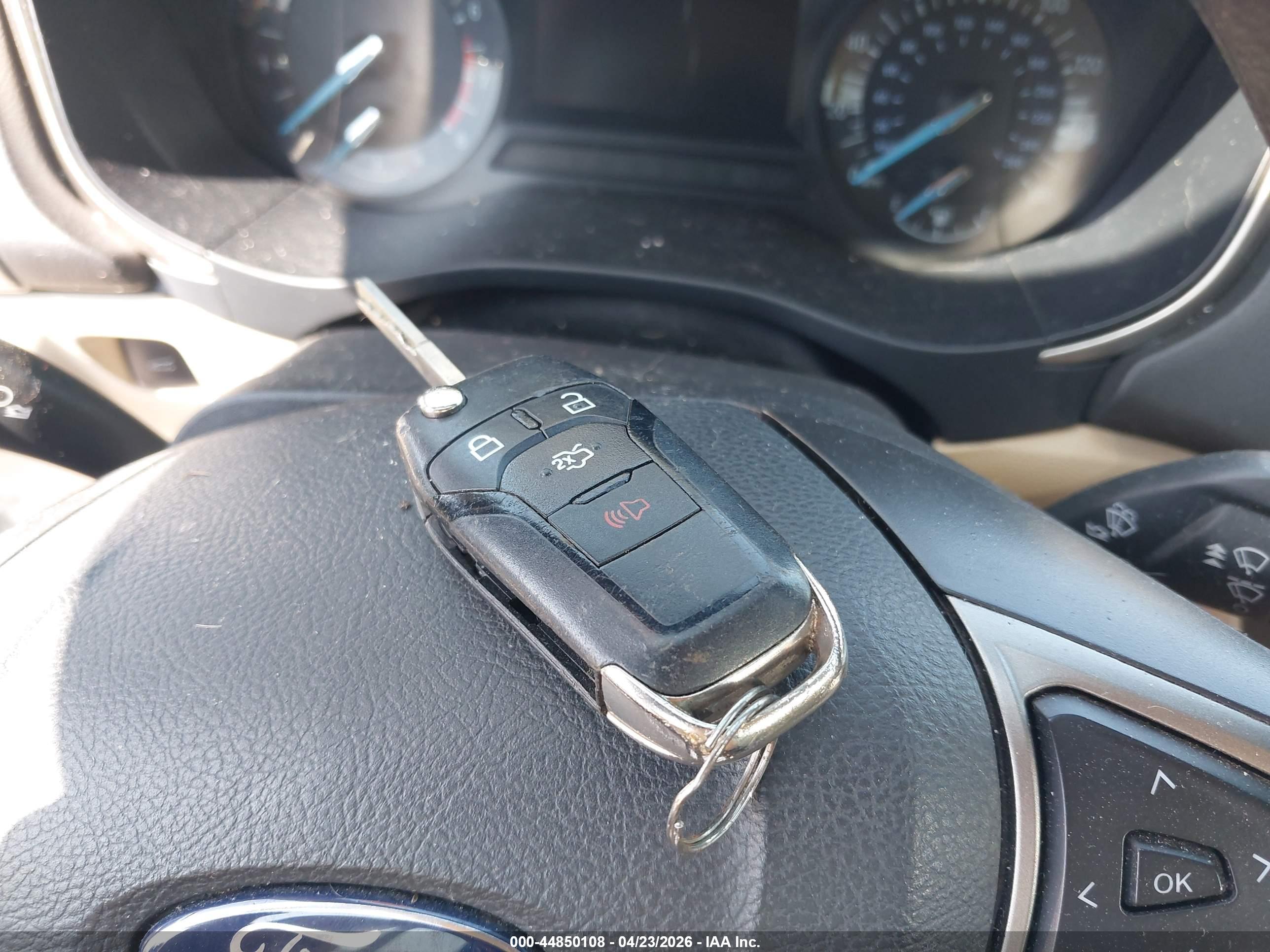 FORD FUSION image 11