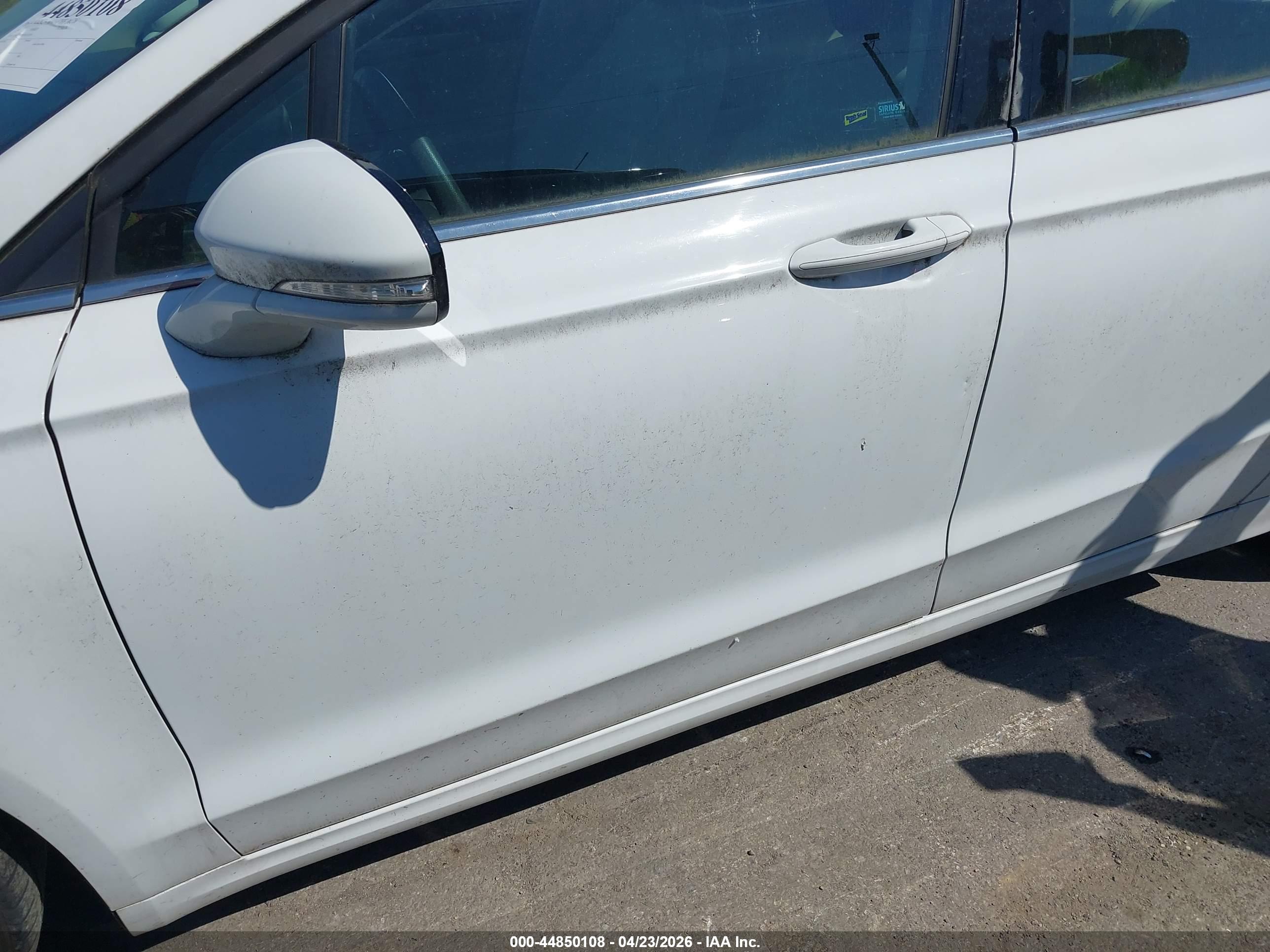 FORD FUSION image 6