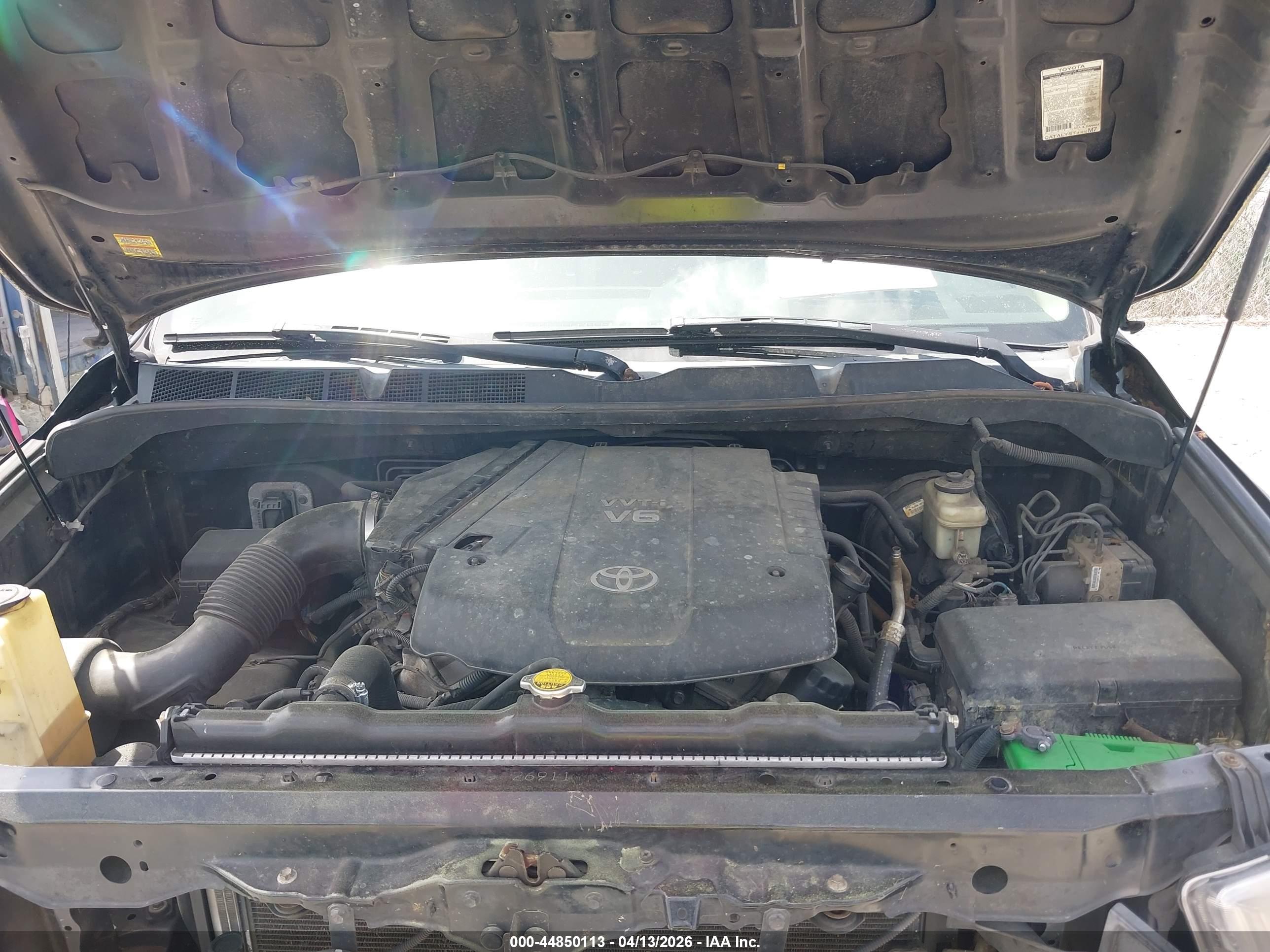 TOYOTA TUNDRA image 10