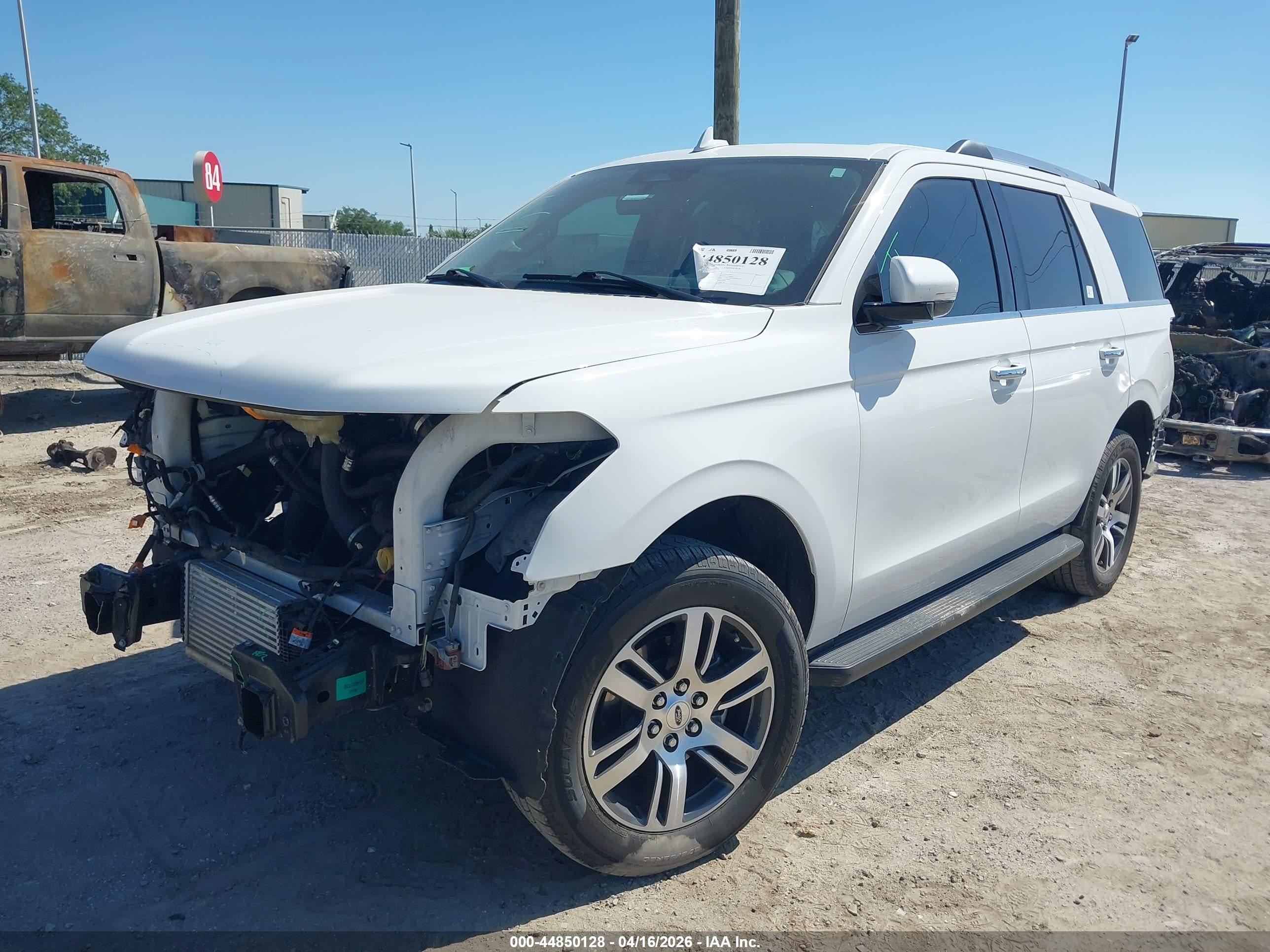 FORD EXPEDITION image 2