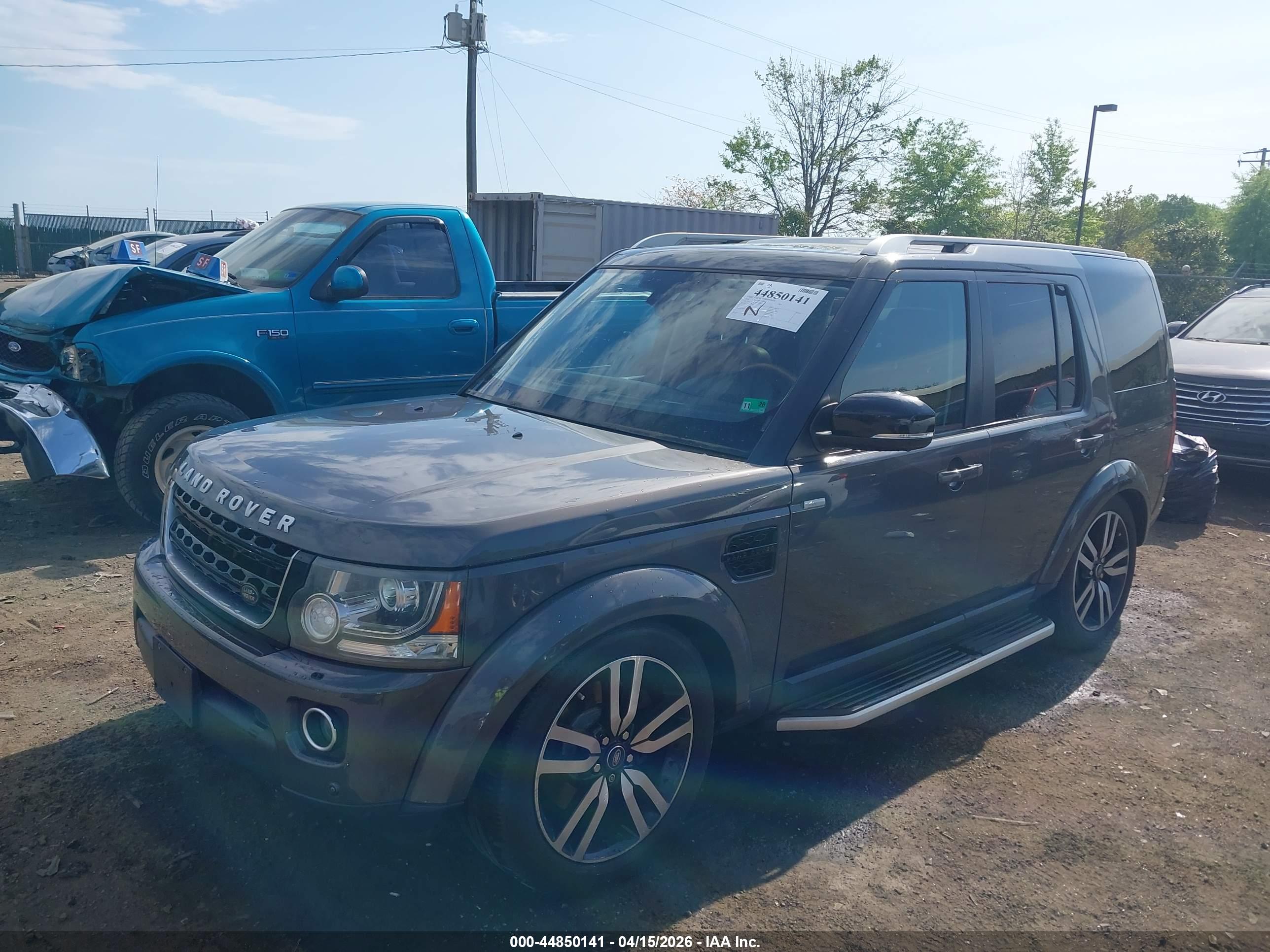 LAND ROVER image 2