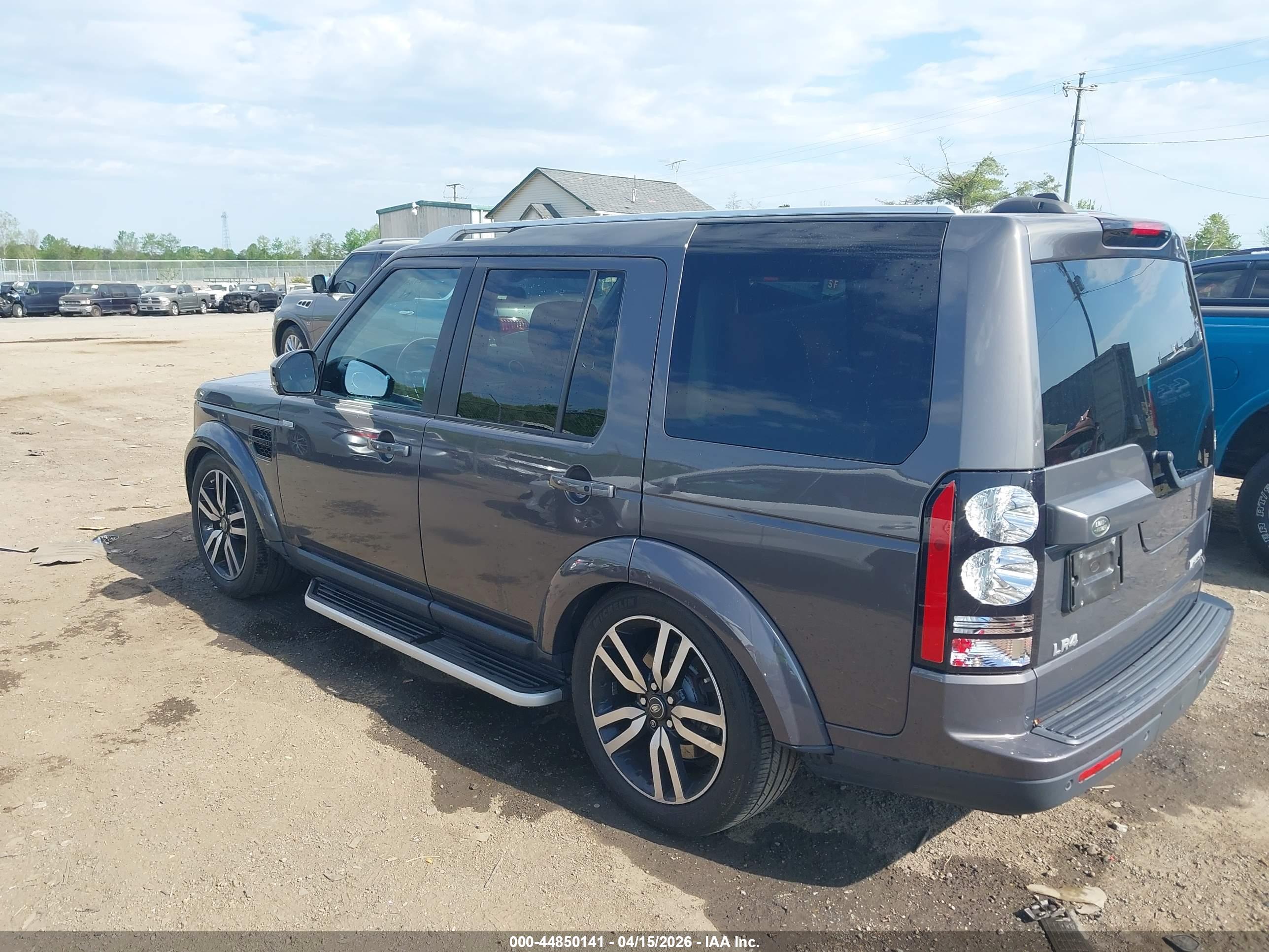 LAND ROVER image 3