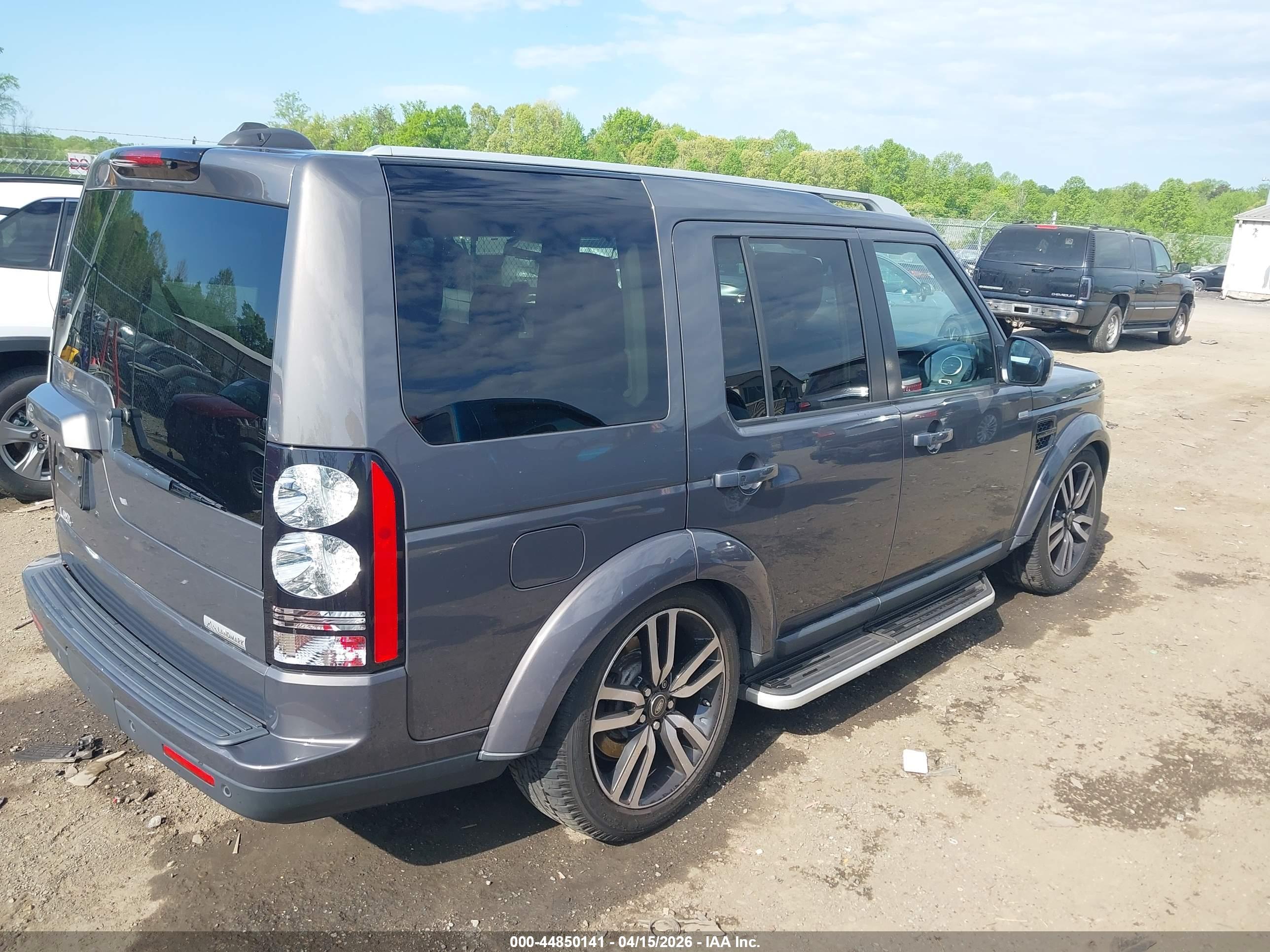 LAND ROVER image 4