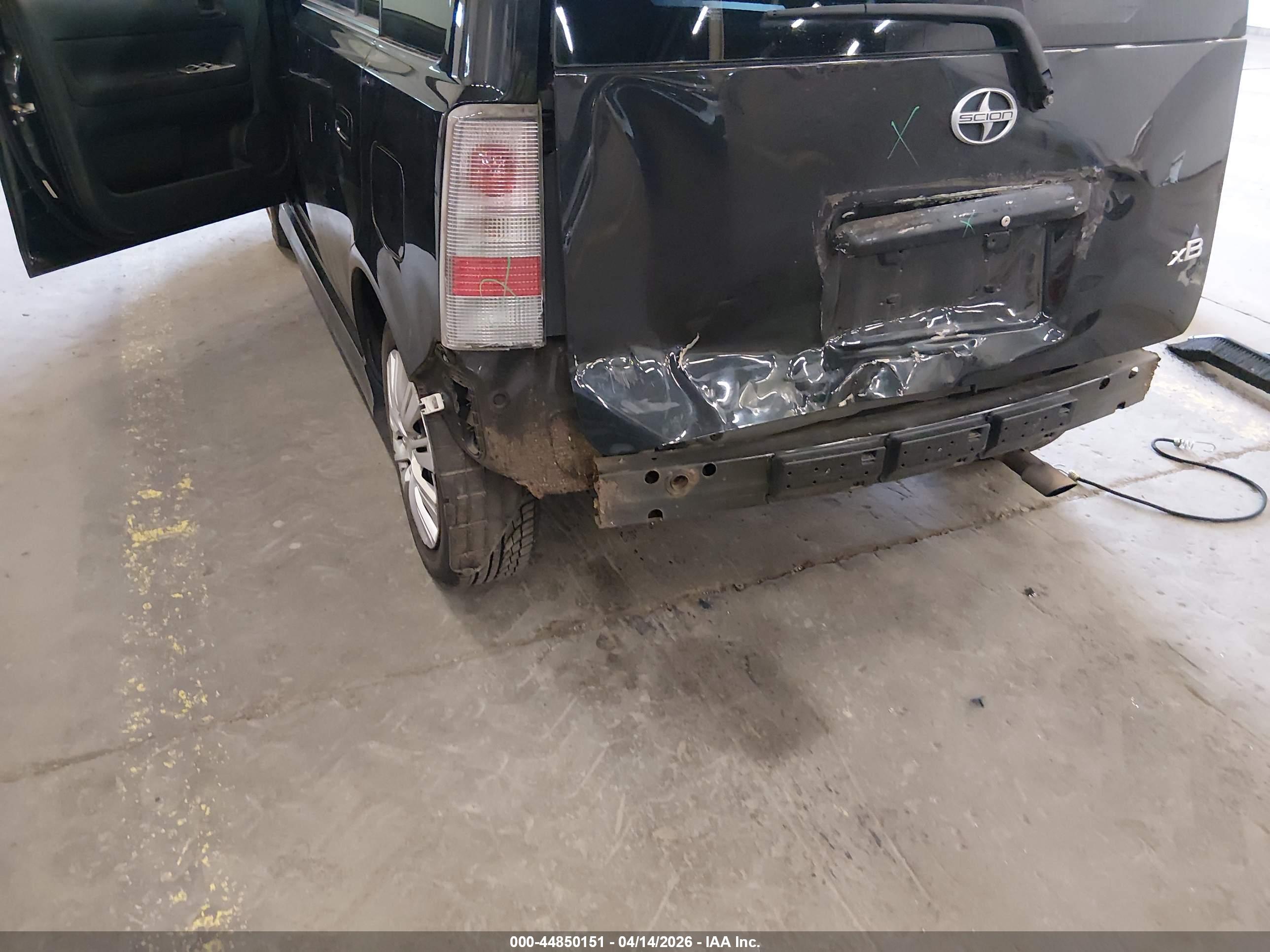 SCION XB image 6