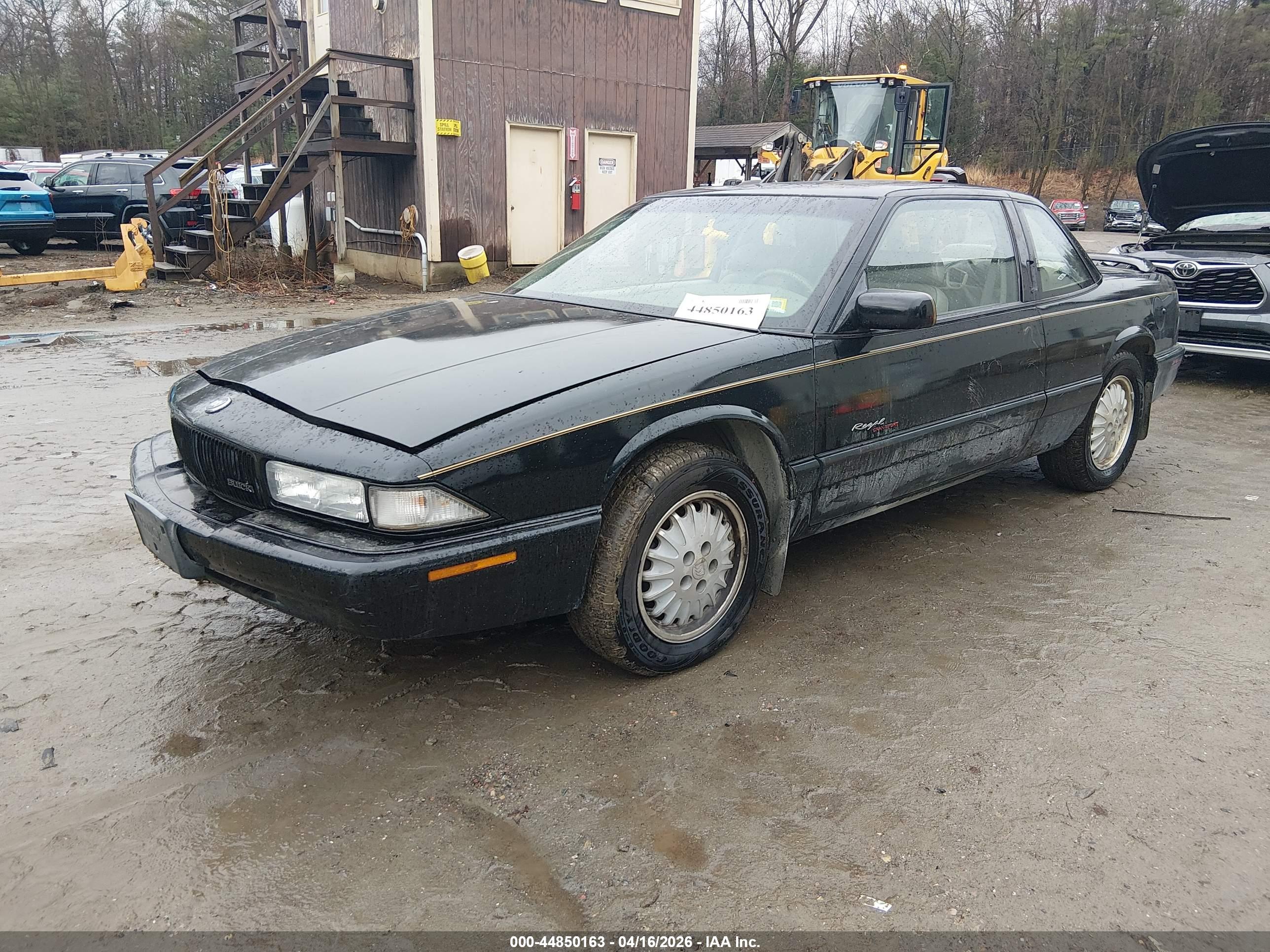 BUICK REGAL image 2