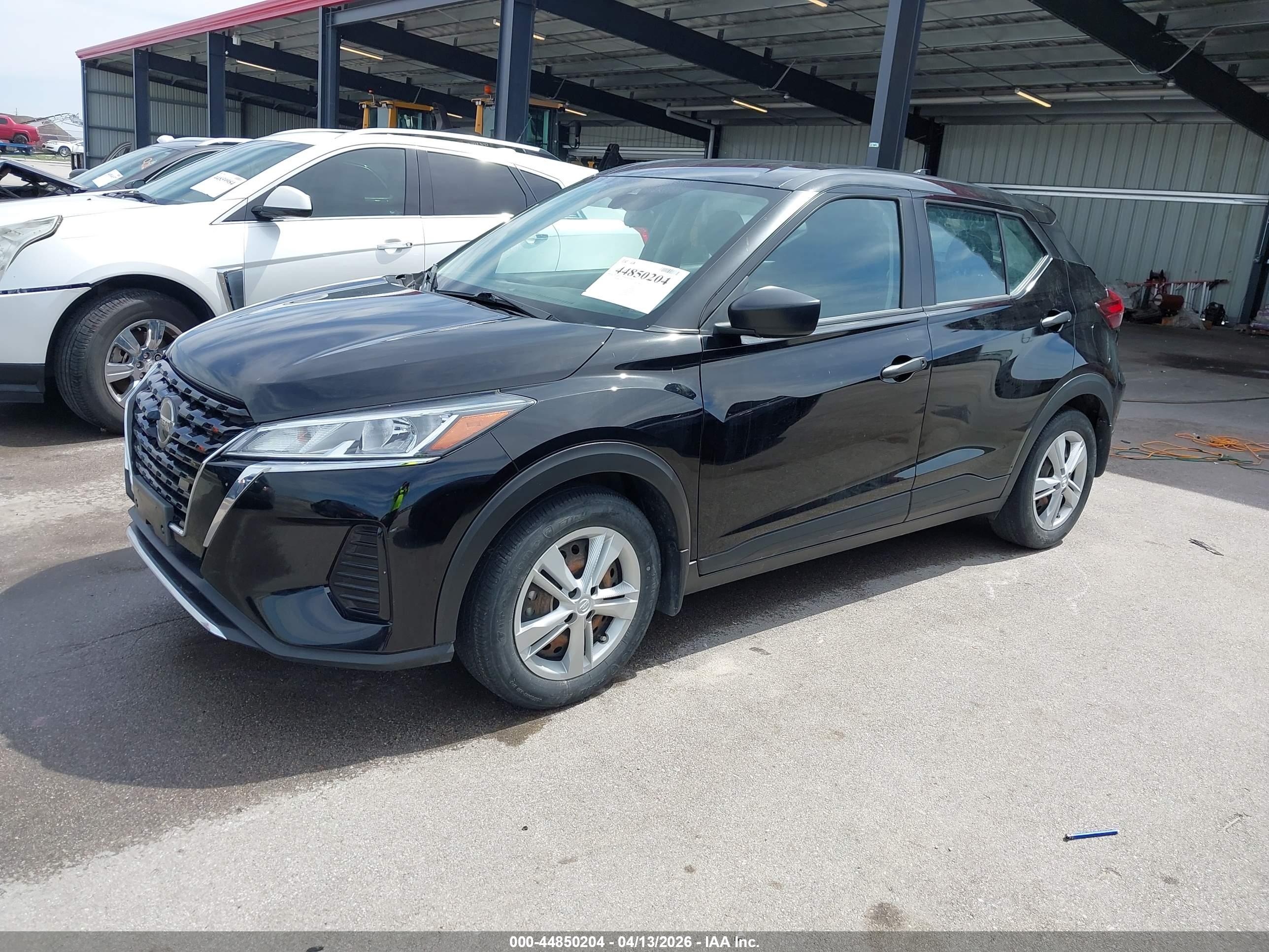 NISSAN KICKS image 2