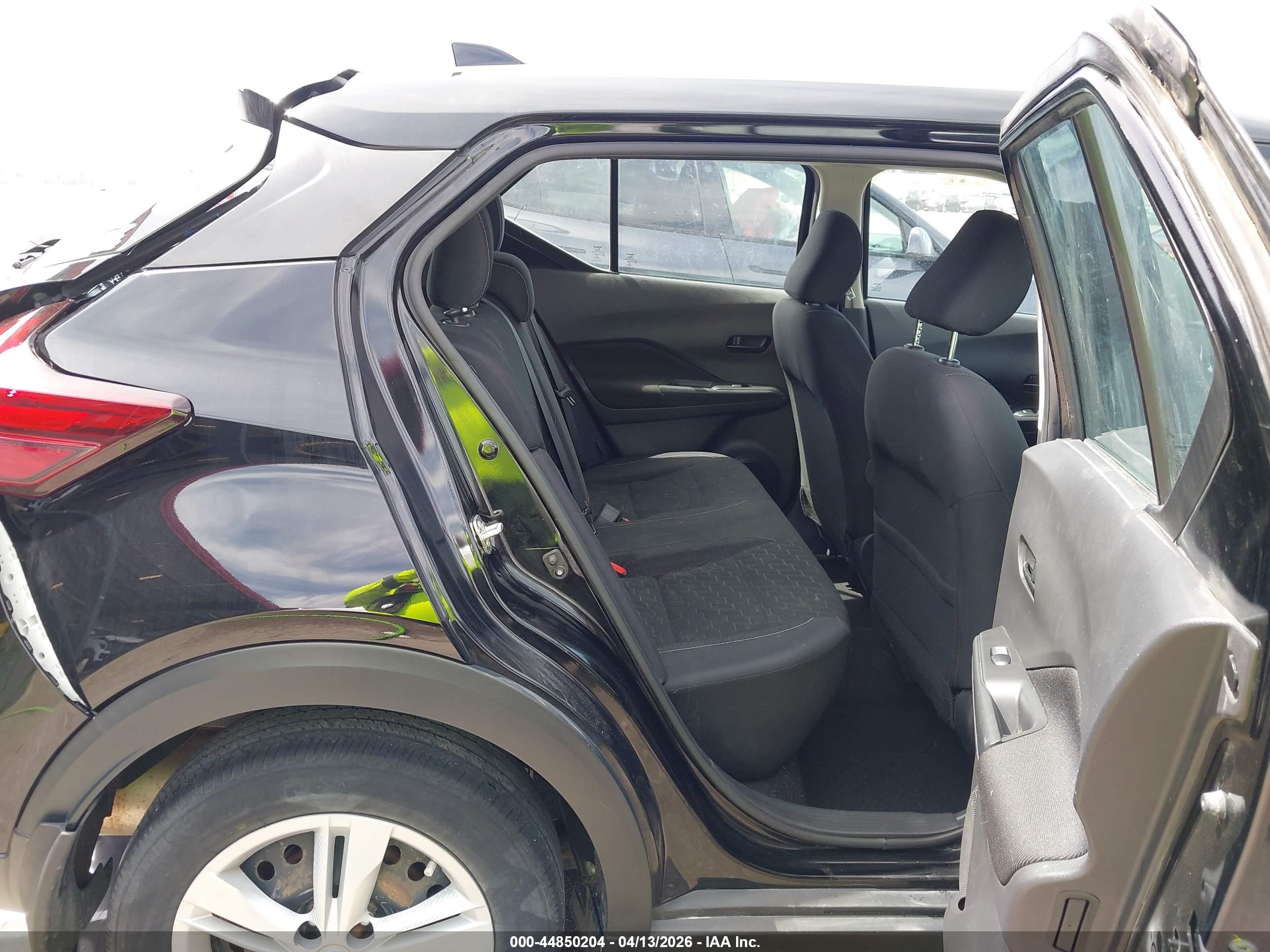 NISSAN KICKS image 8