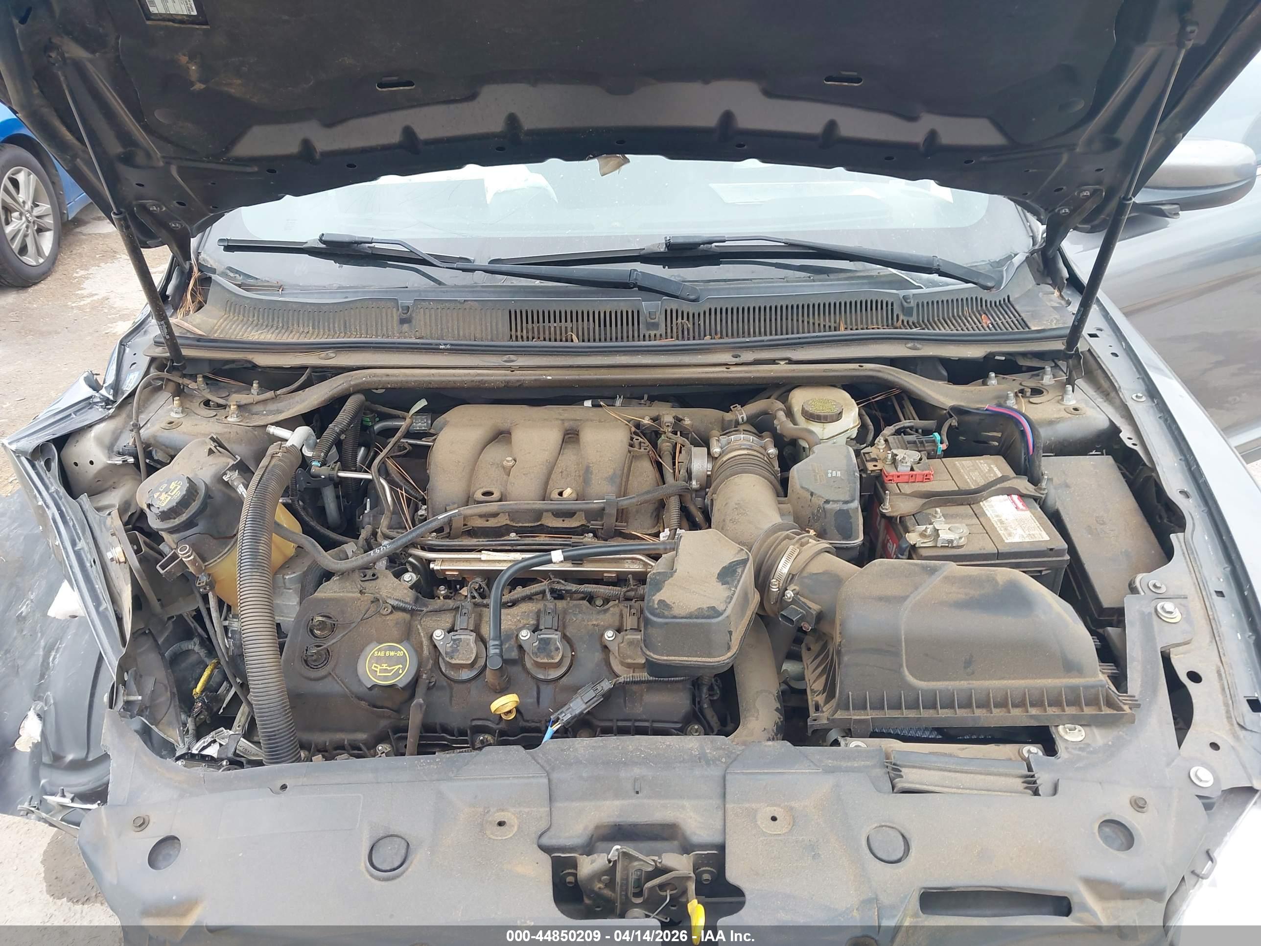 FORD TAURUS image 10