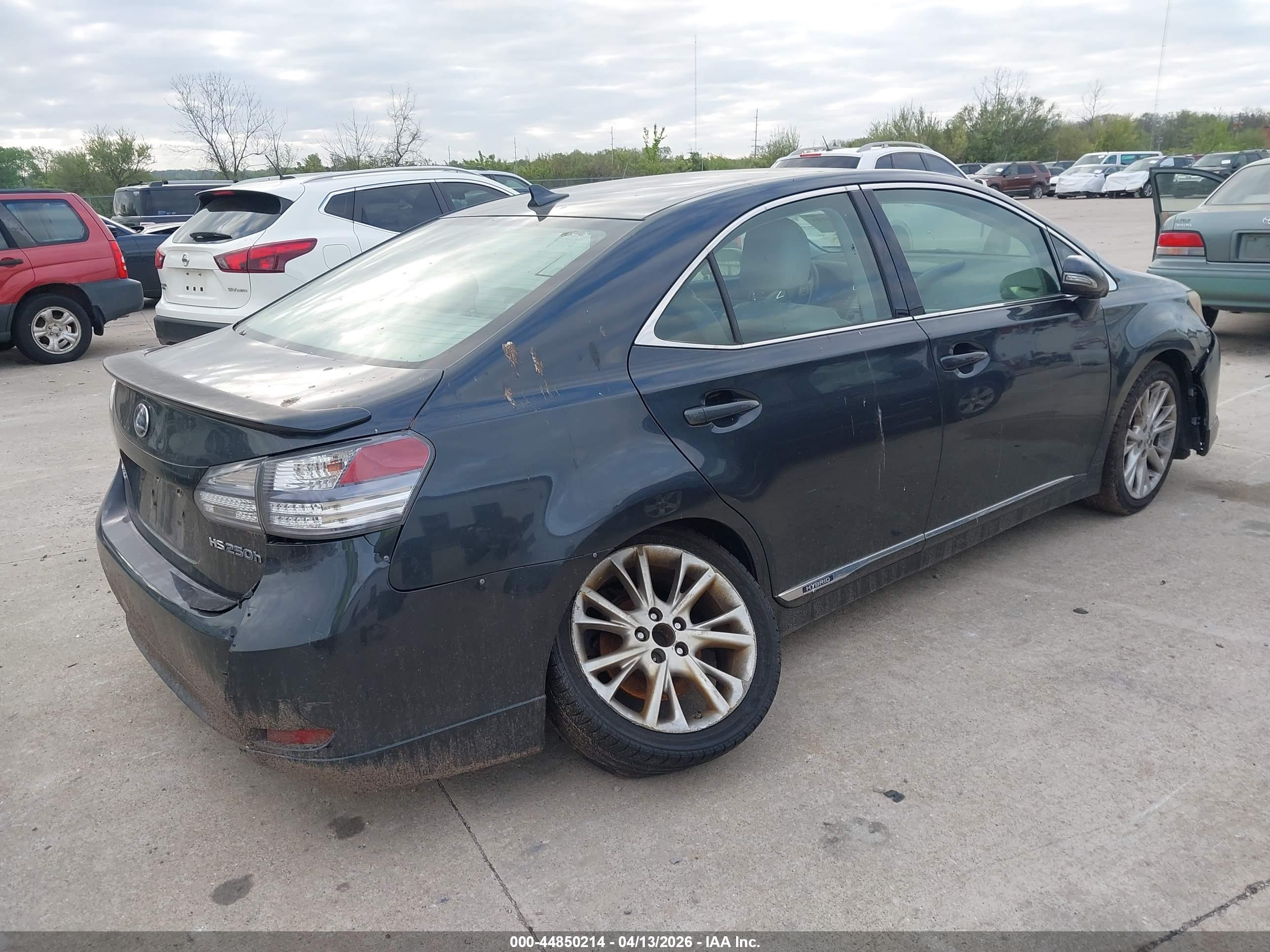 LEXUS HS image 4