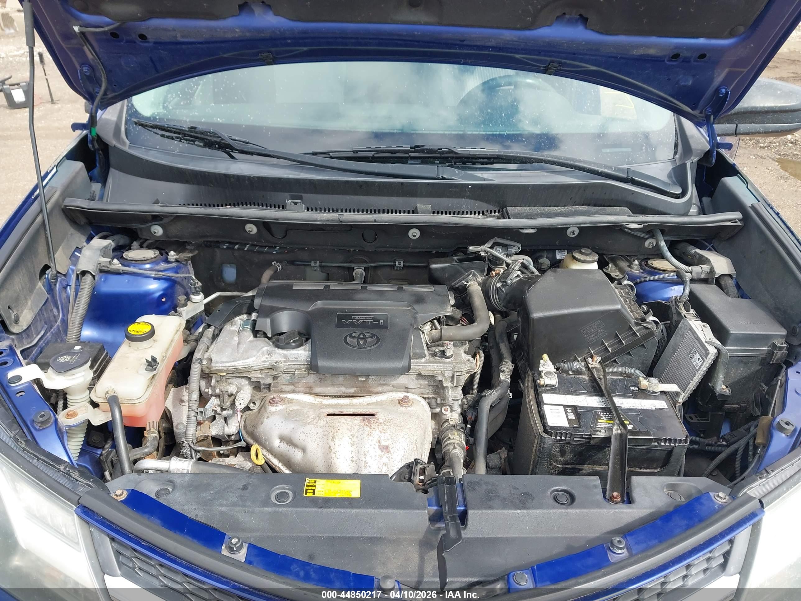 TOYOTA RAV4 image 10
