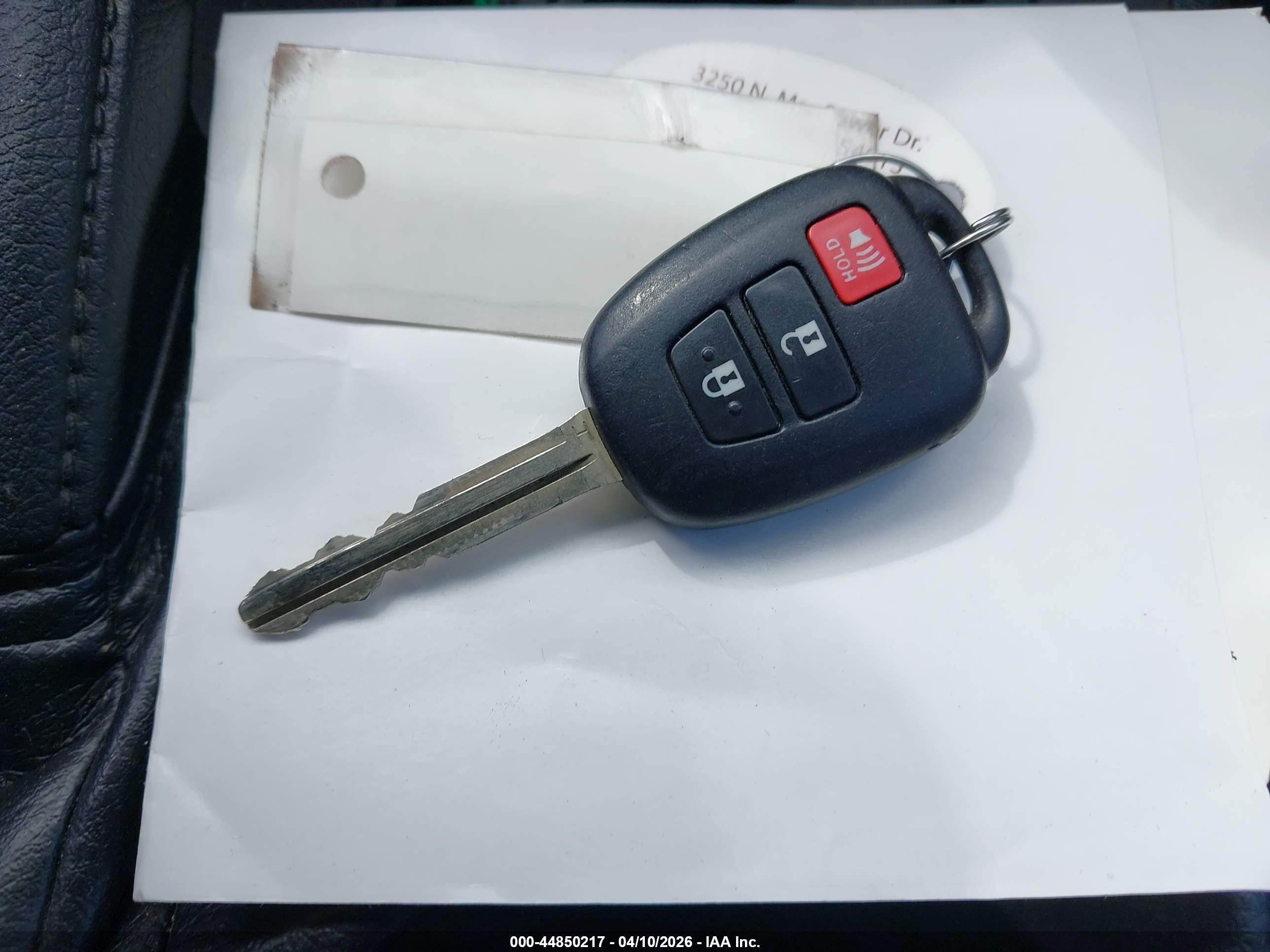 TOYOTA RAV4 image 11