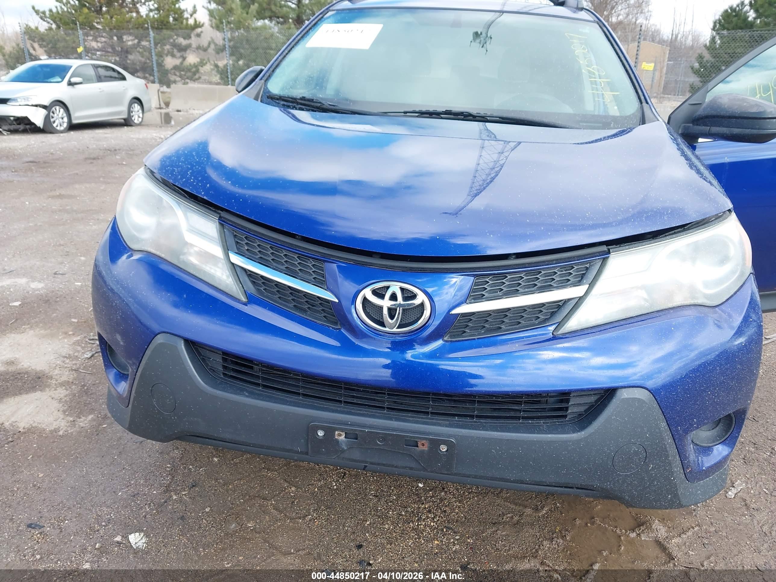 TOYOTA RAV4 image 6