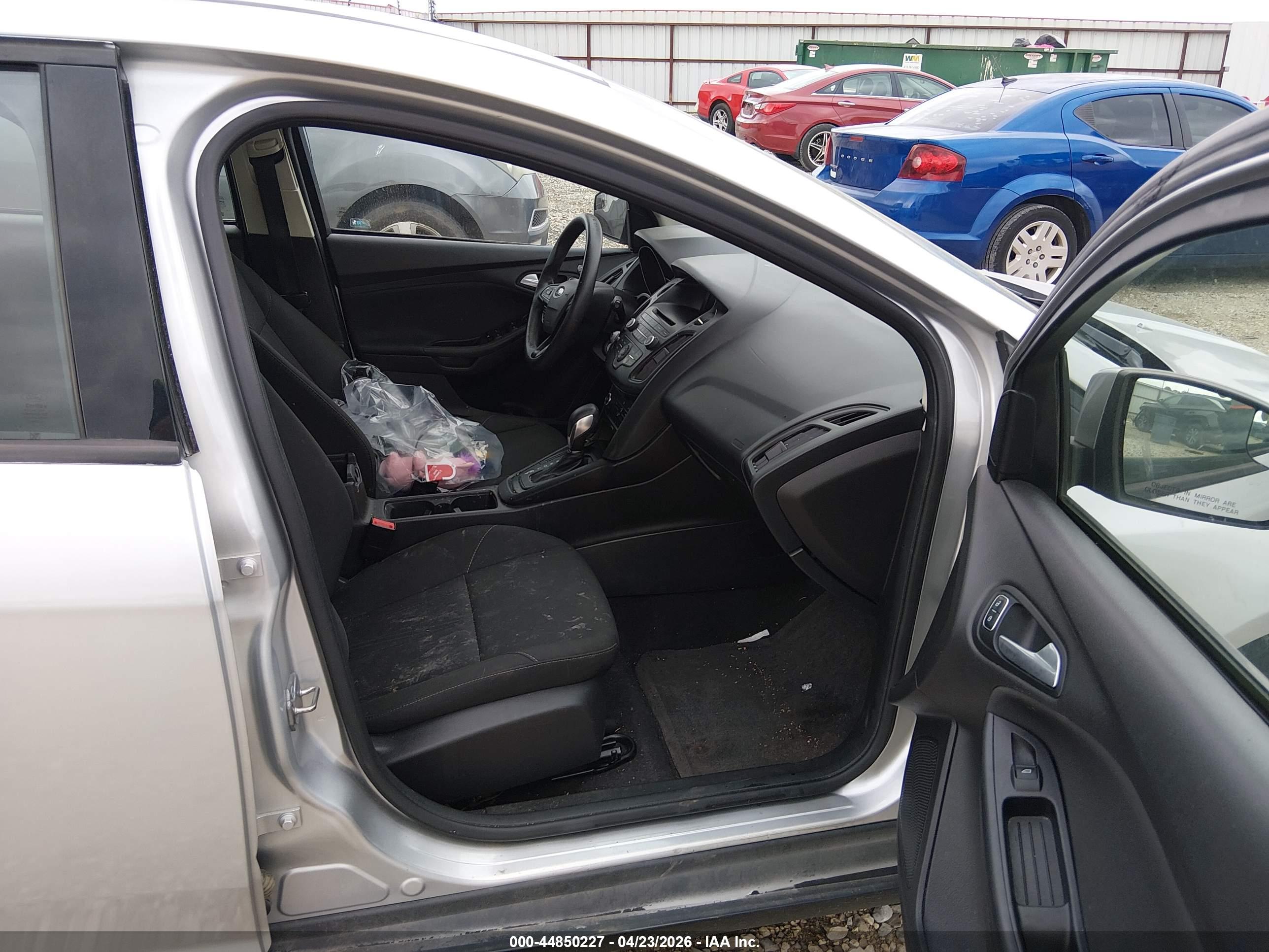 FORD FOCUS image 5