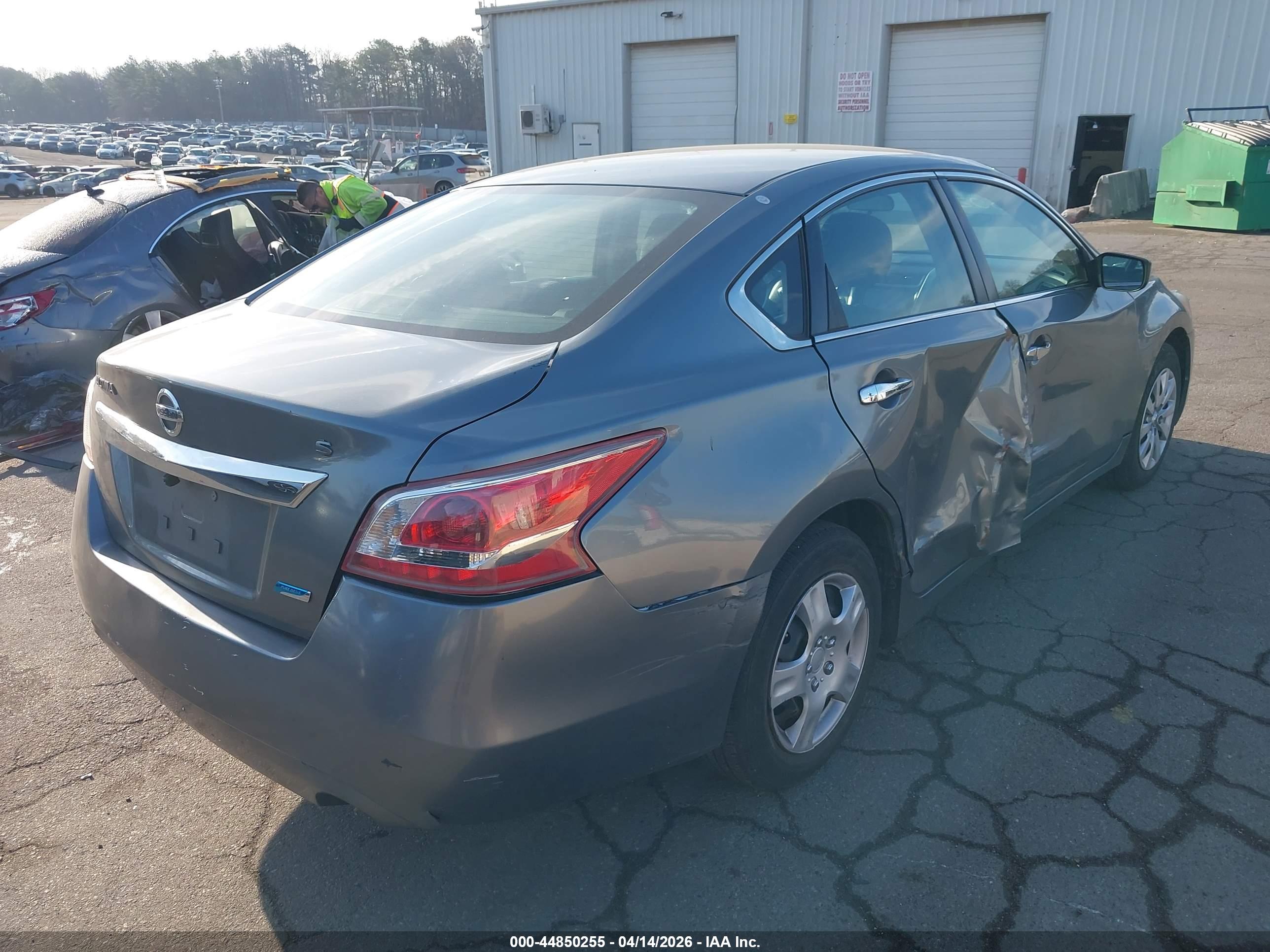 NISSAN ALTIMA image 4