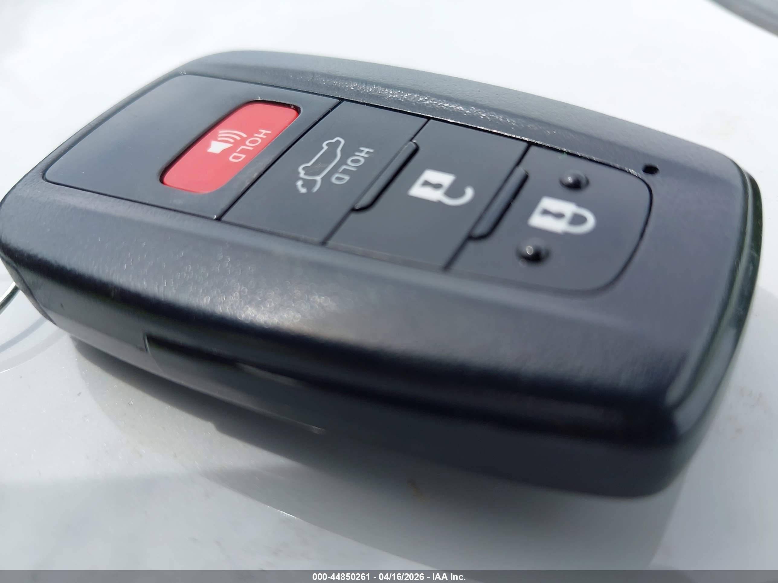 TOYOTA RAV4 image 11
