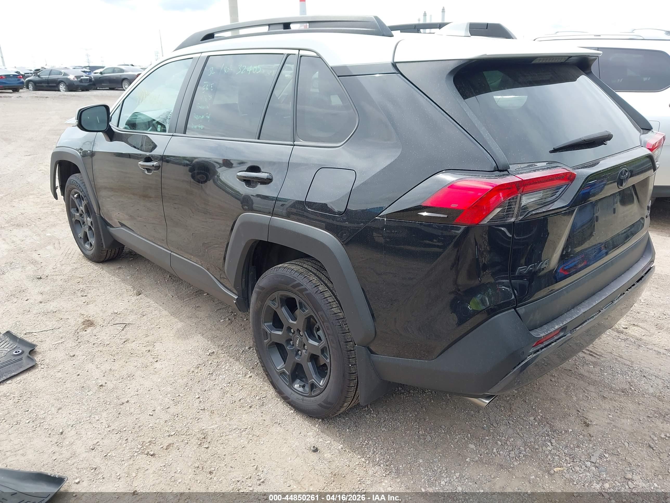 TOYOTA RAV4 image 3