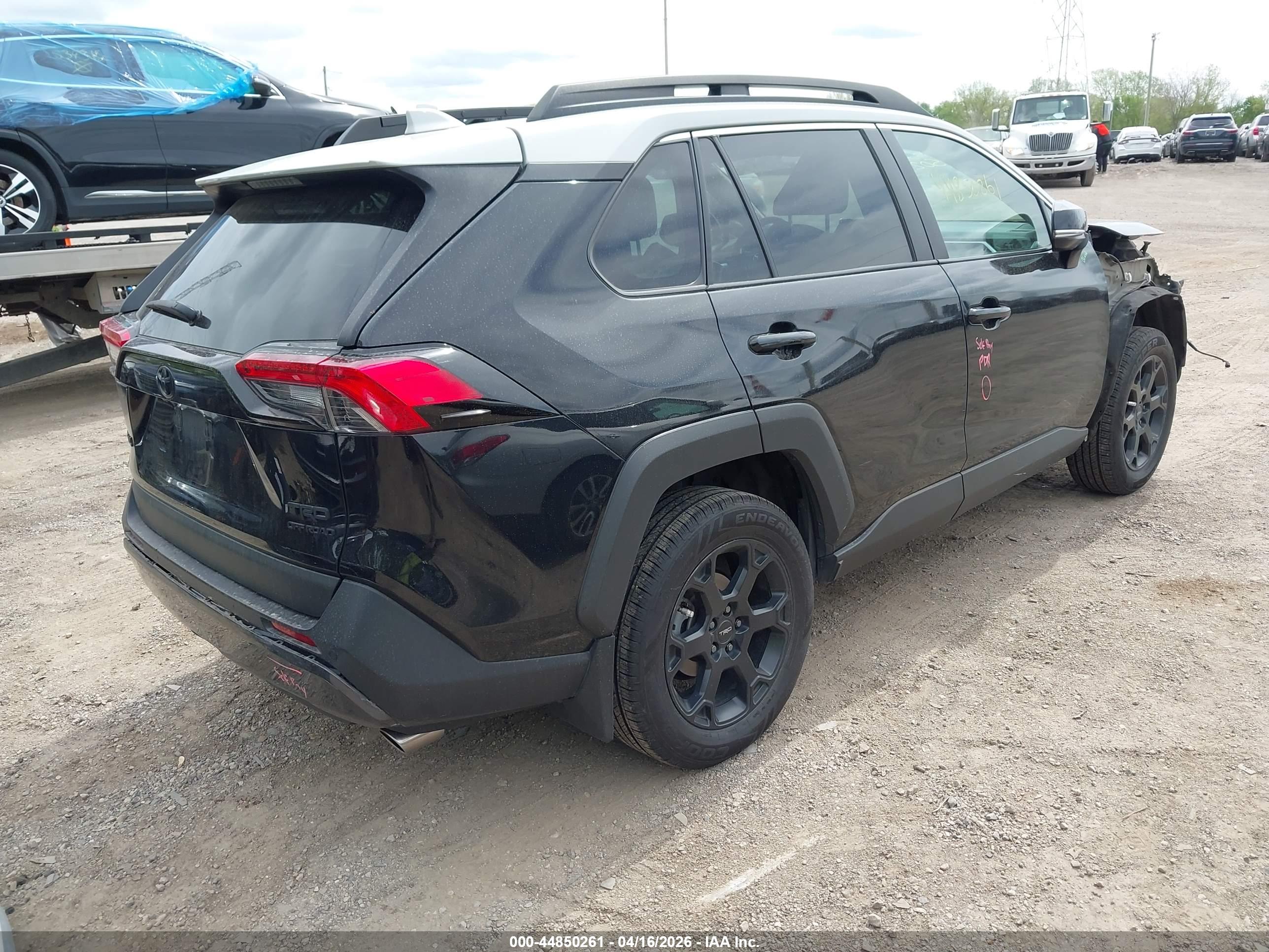 TOYOTA RAV4 image 4