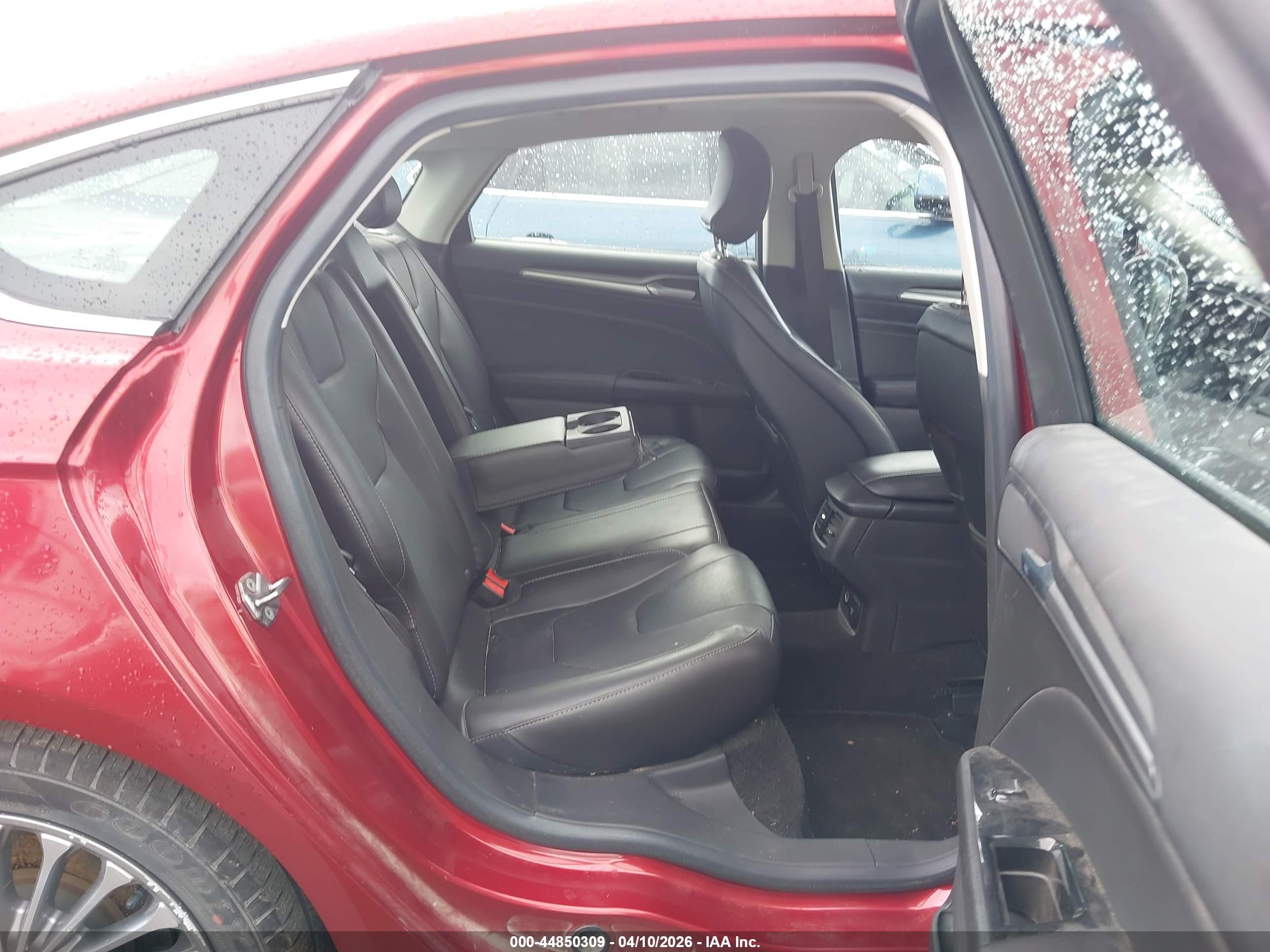FORD FUSION image 8