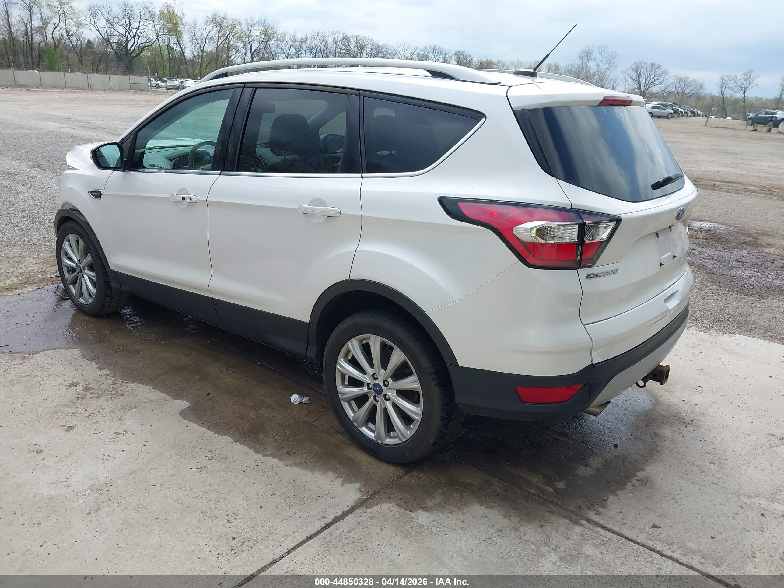 FORD ESCAPE image 3