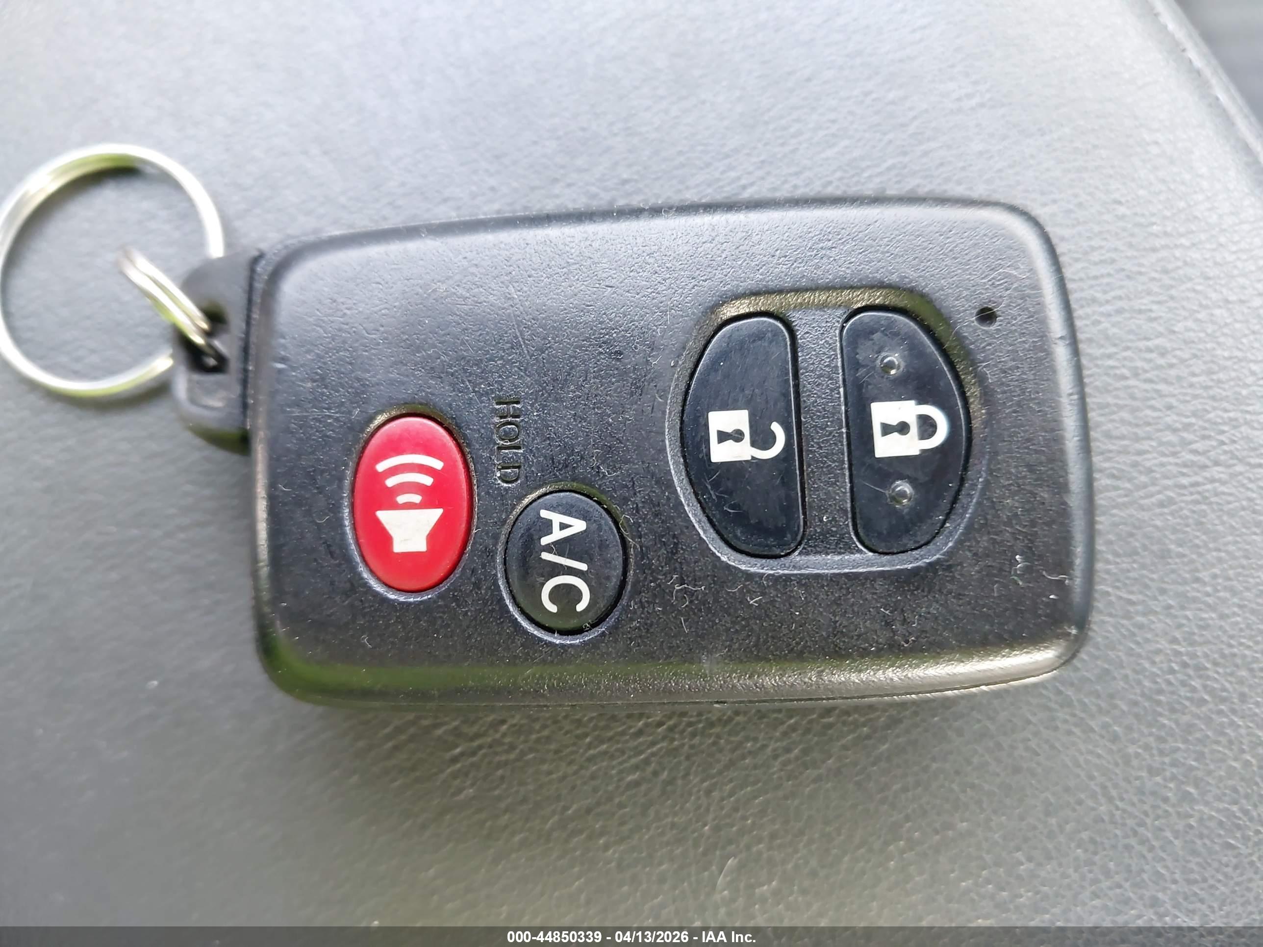 TOYOTA PRIUS image 11