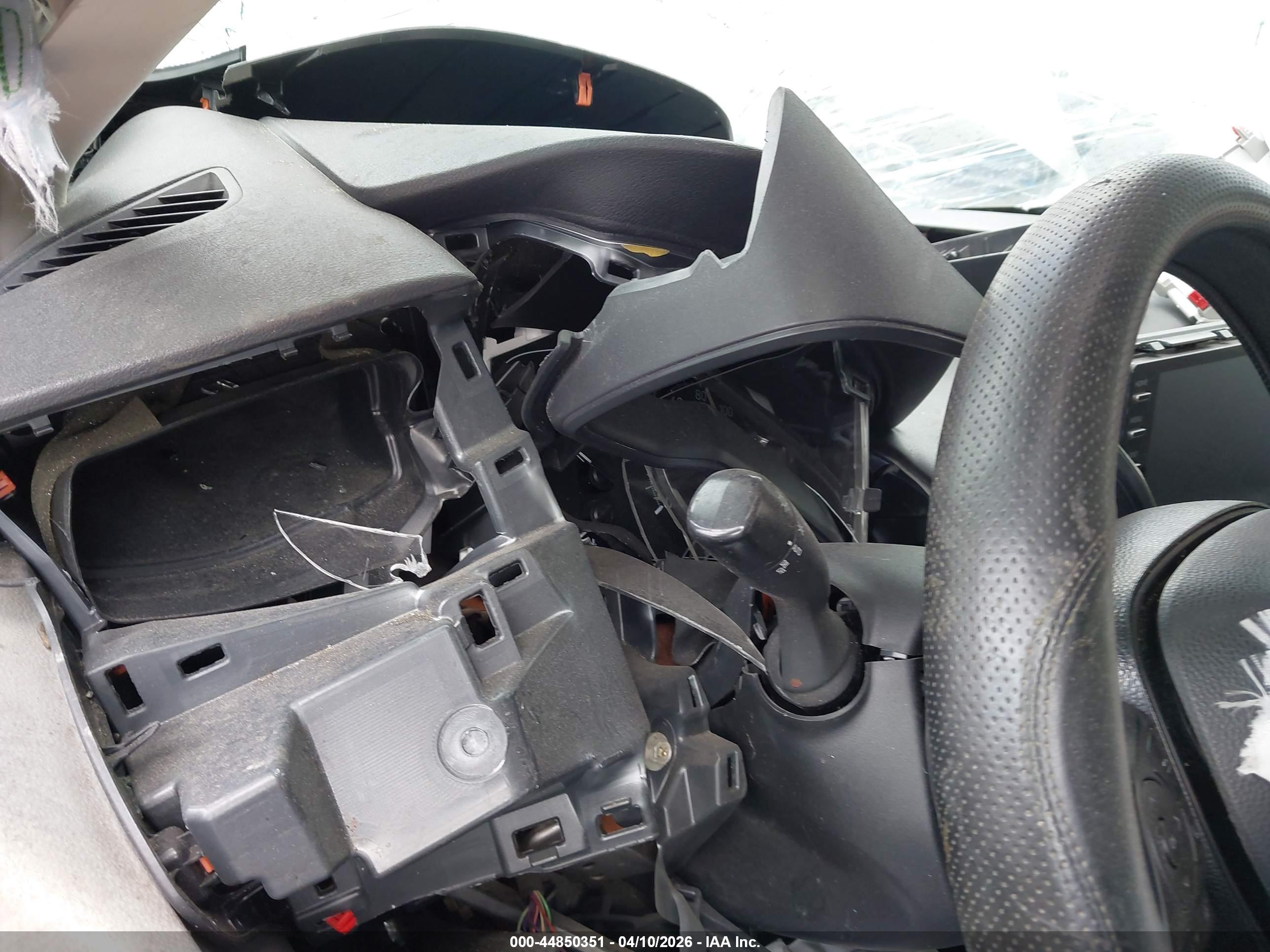 TOYOTA COROLLA image 7